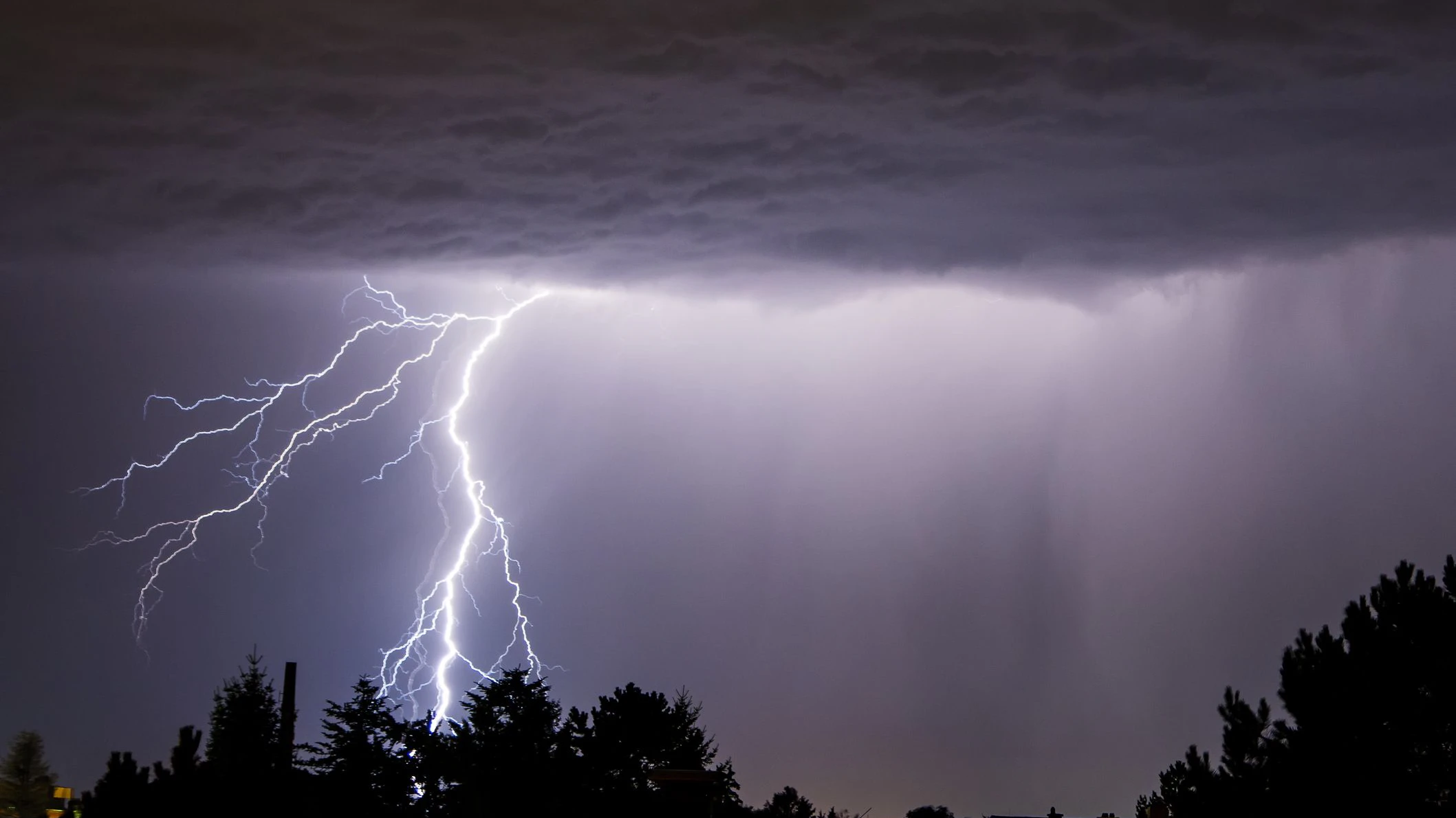 Nächste Wetter-Walze rollt an – Gewitter kehren zu Fronleichnam zurück.