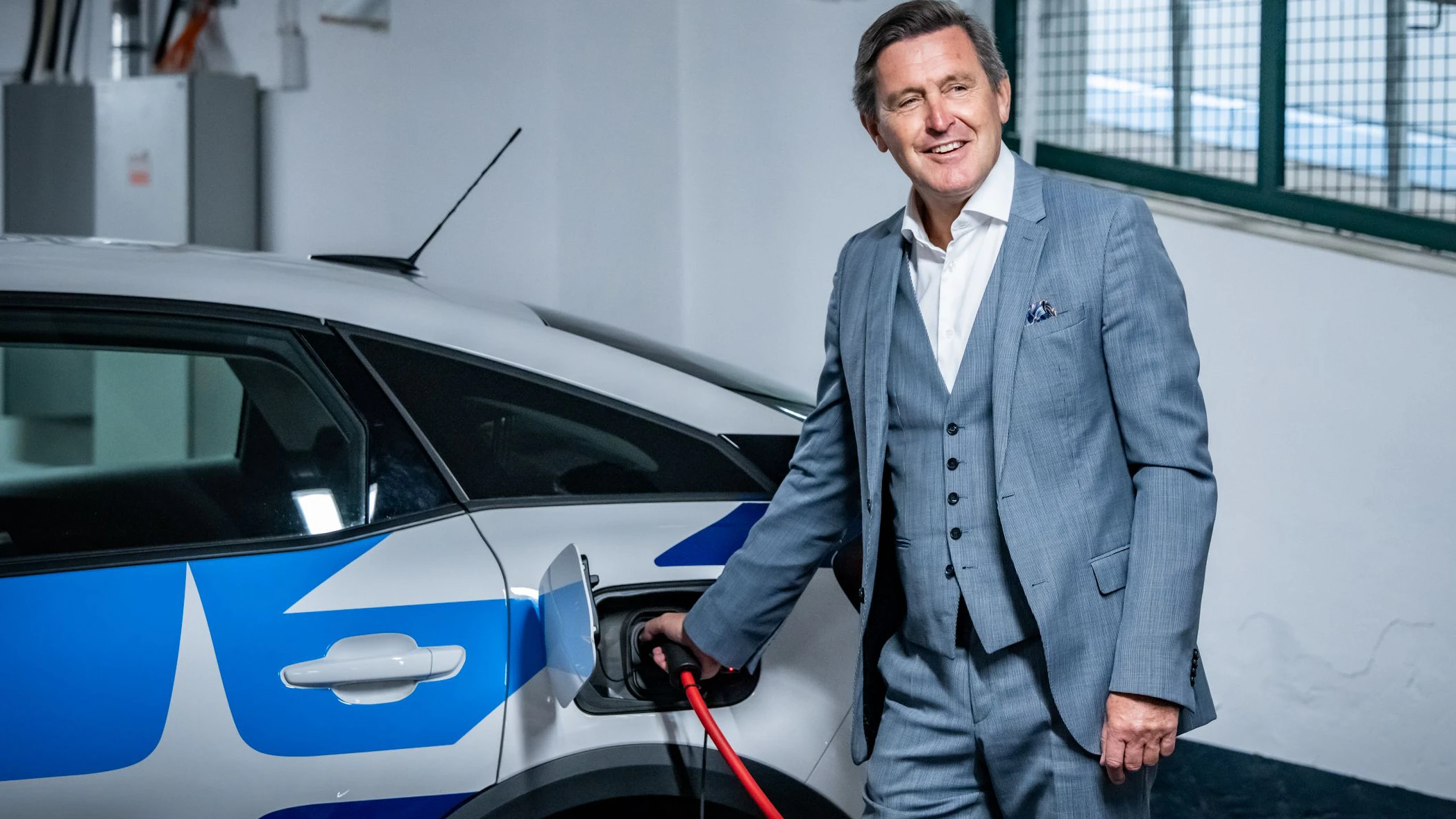 Heute.at - E-Autos: Minister will jetzt mit Ängsten aufräumen