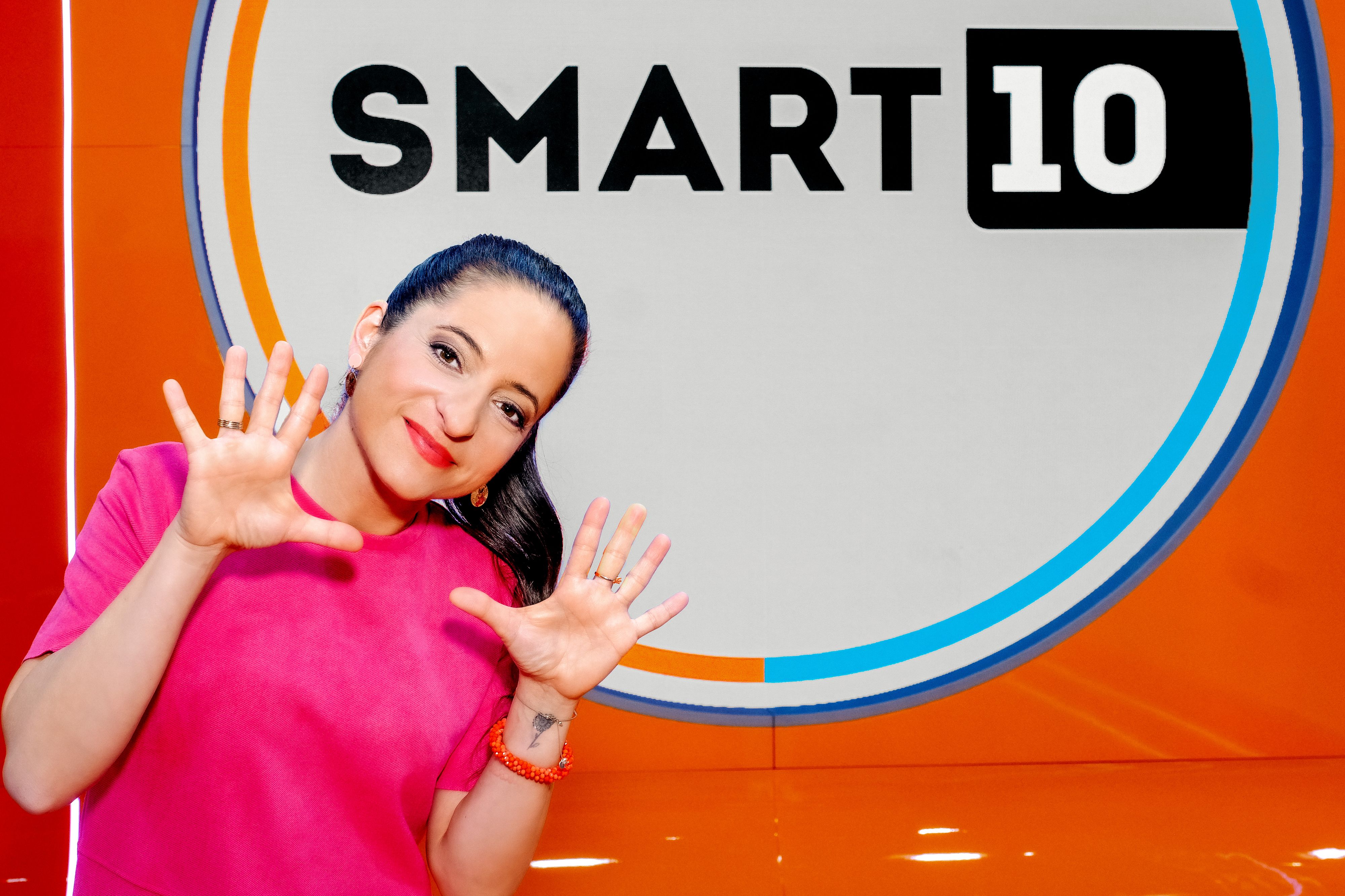 Caroline Athanasiadis moderiert die Quiz-Show 