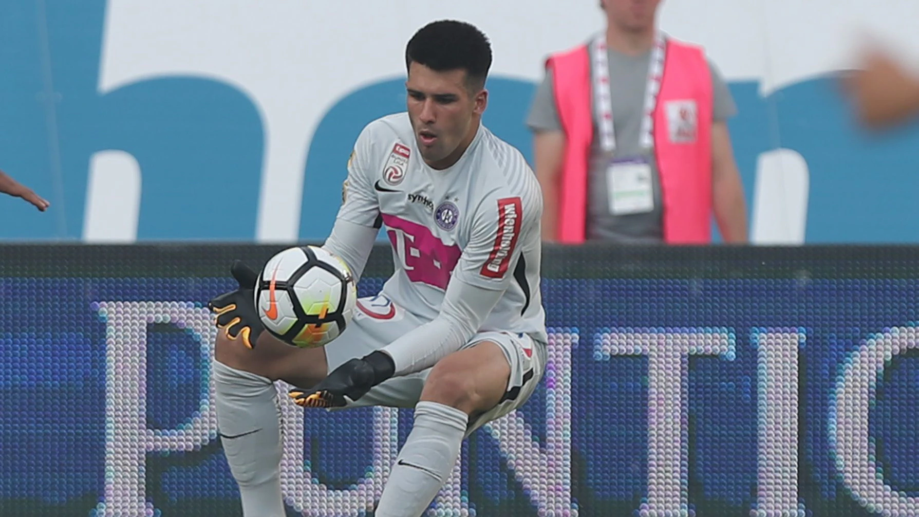 VIENNA,AUSTRIA,12.AUG.17 - SOCCER - tipico Bundesliga, FK Austria Wien vs LASK Linz. Image shows Osman Hadzikic (A.Wien). Photo: GEPA pictures/ Christian Ort