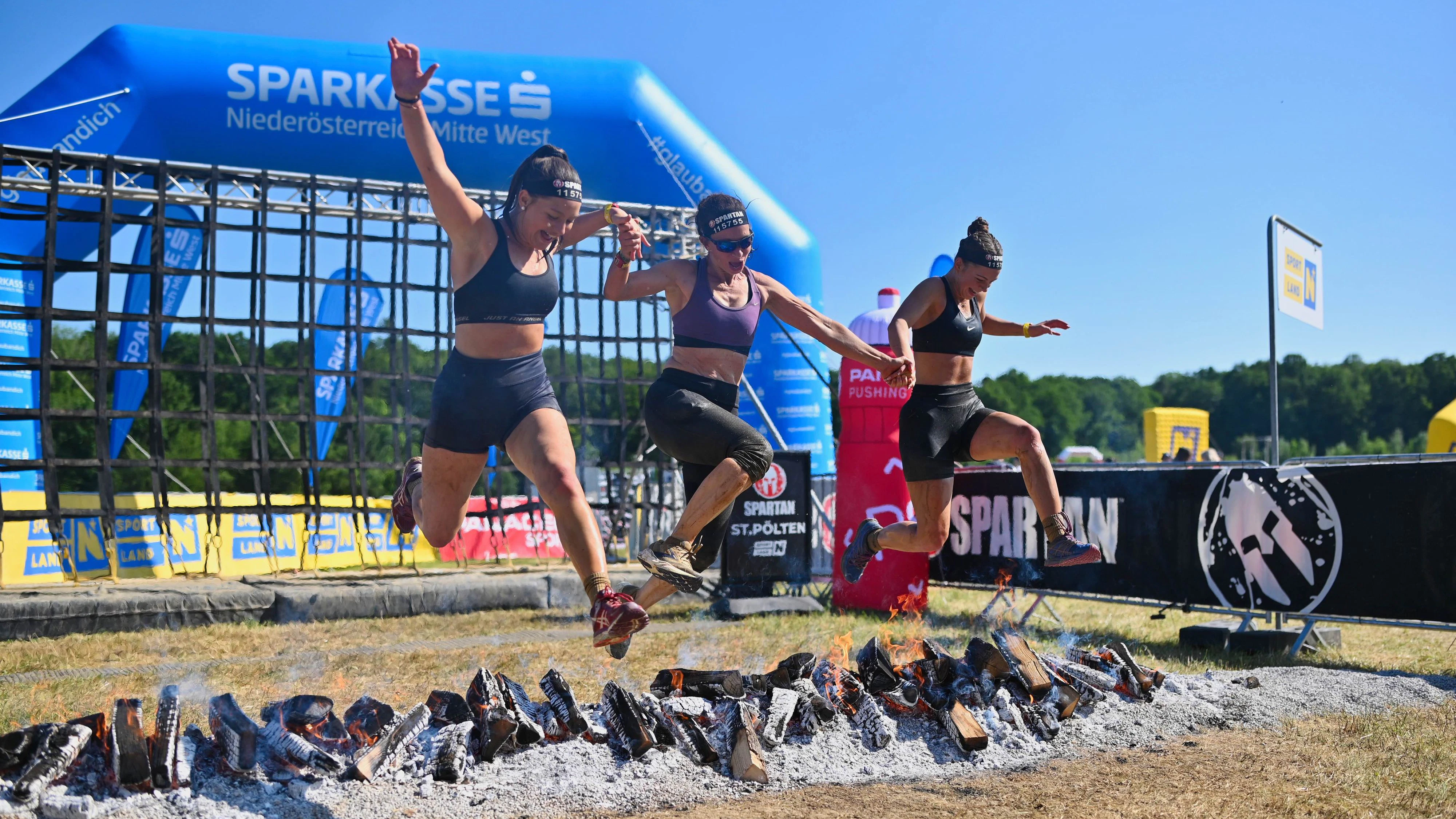 Heute.at - Zwei Premieren bei Spartan Race in St. Pölten