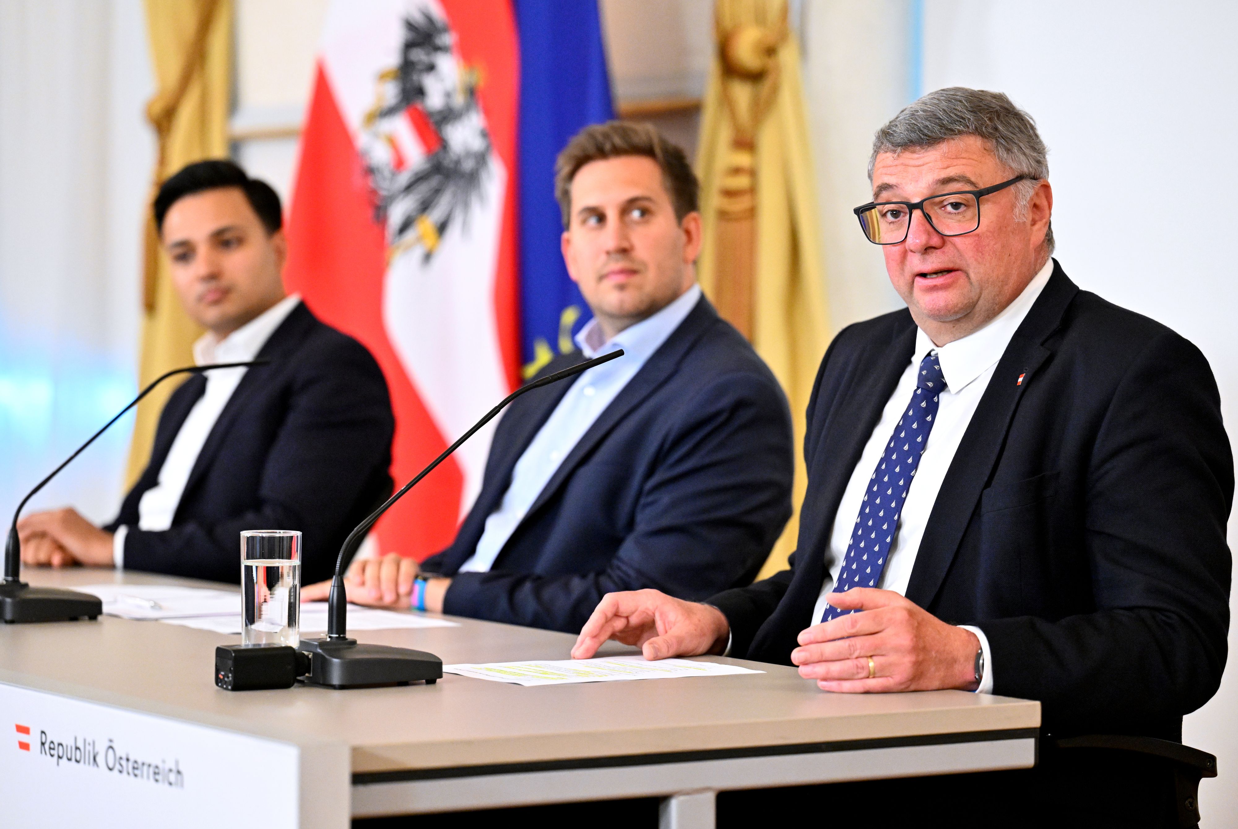 Nach dem Ministerrat präsentierte die Regierung weitere Sparmaßnahmen.