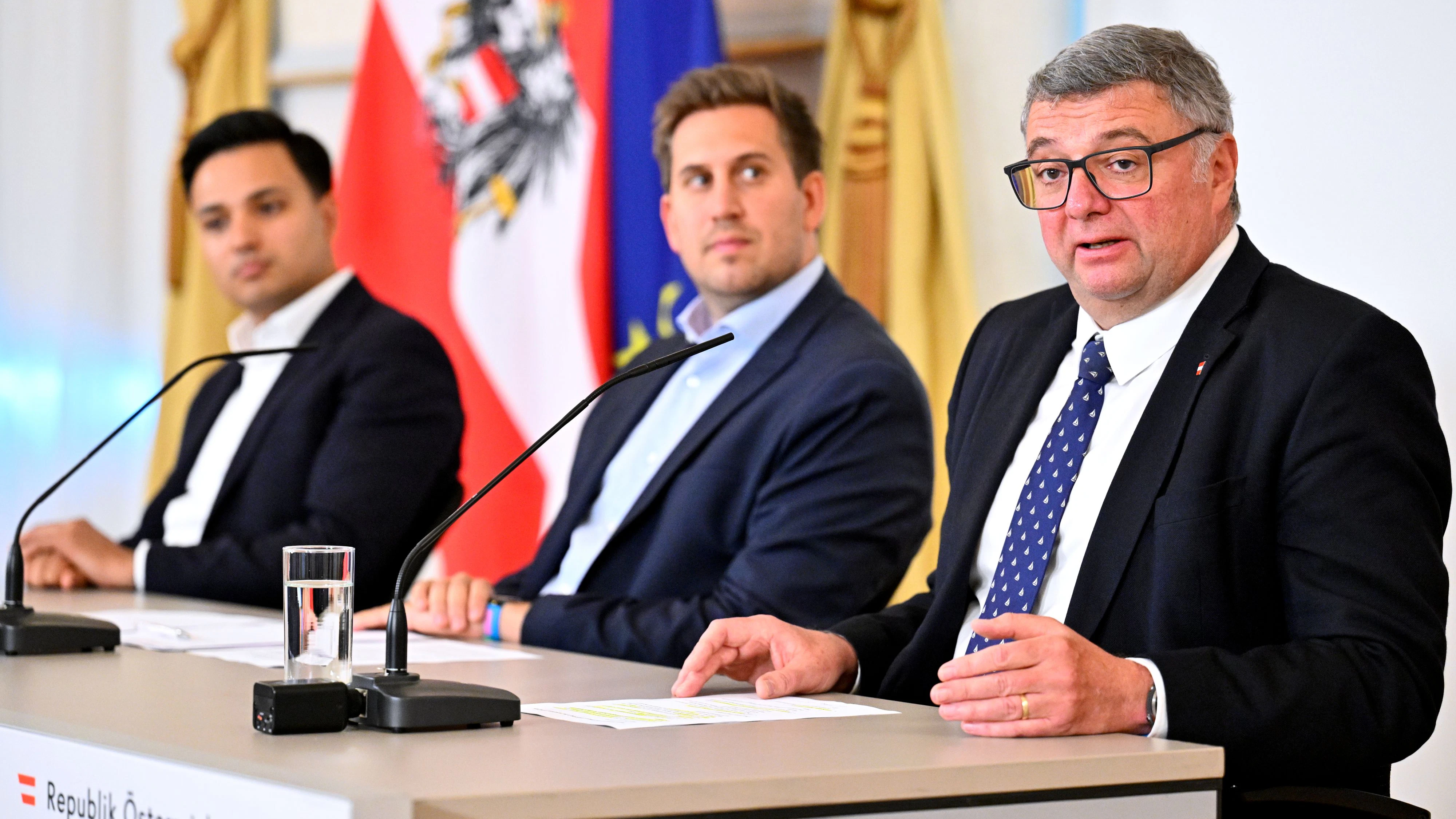 Nach dem Ministerrat präsentierte die Regierung weitere Sparmaßnahmen.