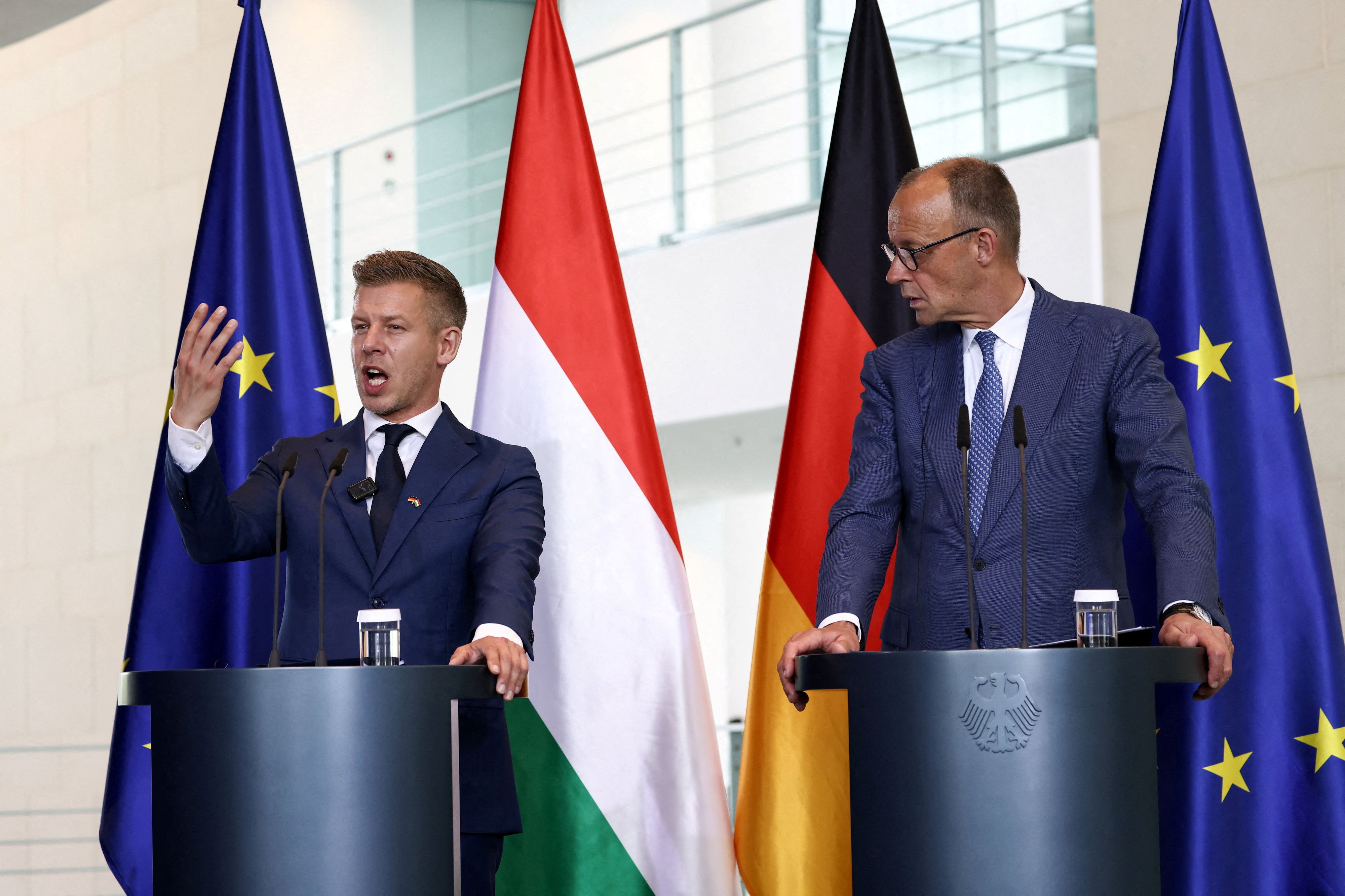 Beim Treffen zwischen Péter Magyar und Friedrich Merz wurde der ungarische Ministerpräsident einmal kurz deutlich. 