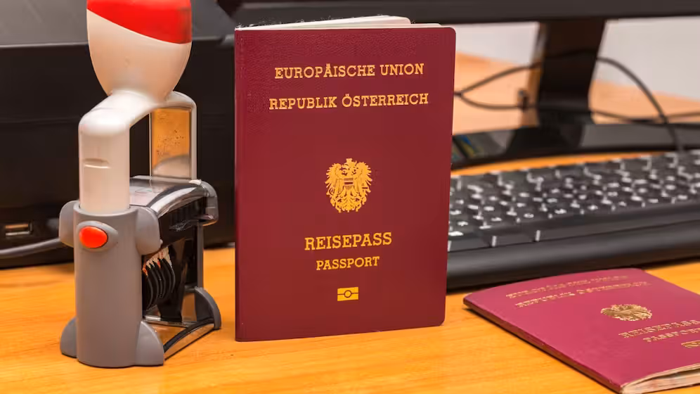 Die Beamtin soll dem Tschetschenen zur Staatsbürgerschaft verholfen haben. (Symbolbild)