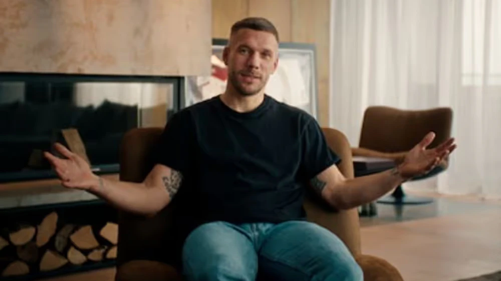 Podolski spricht in seiner Doku ganz offen.