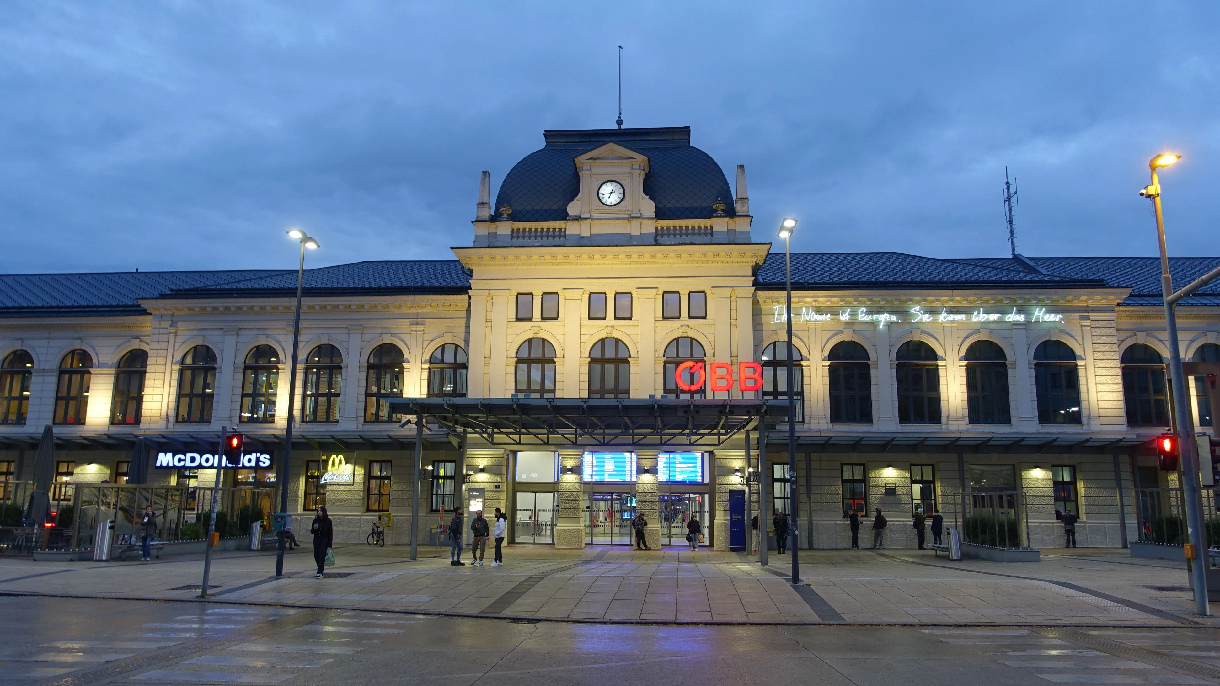 Am Bahnhof von St. Pölten ging am Samstagabend nichts mehr. (Symbolbild)