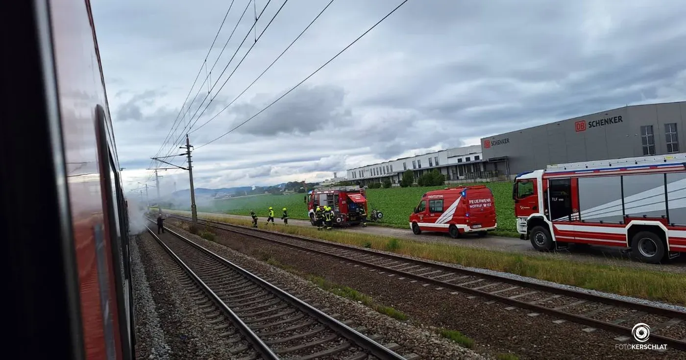 Aus dem Zug quoll am Freitag Rauch.