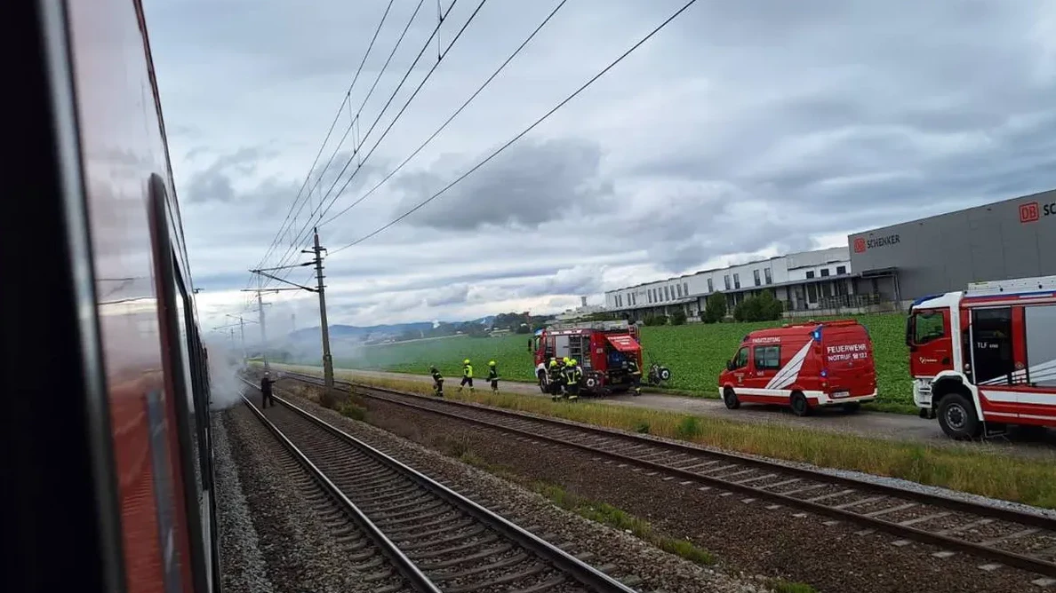 Heute.at - Feuer im Zug – nichts geht mehr auf der Westbahnstrecke