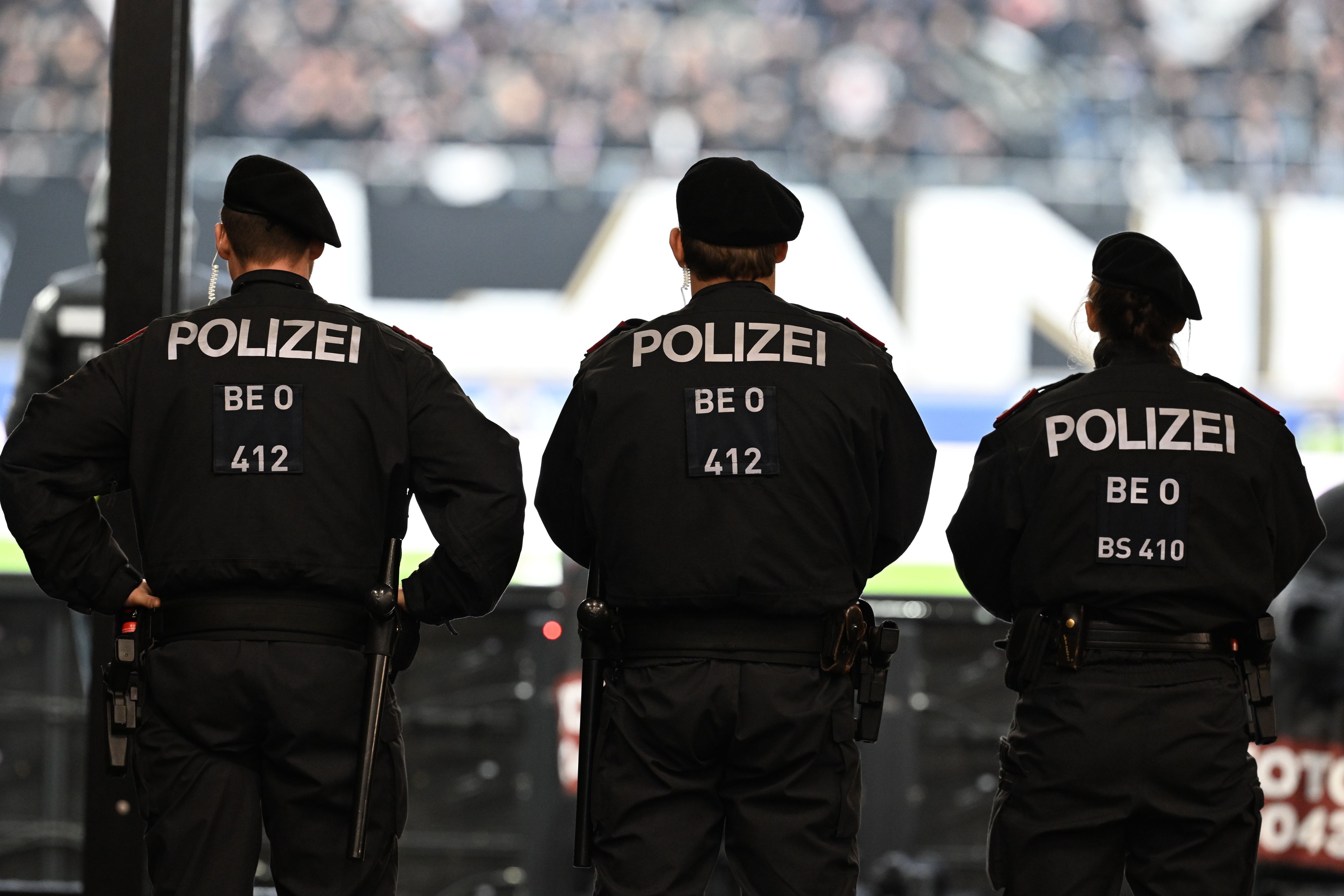 Heute.at - Austro-Polizisten zu WM-Einsatz in die USA entsendet