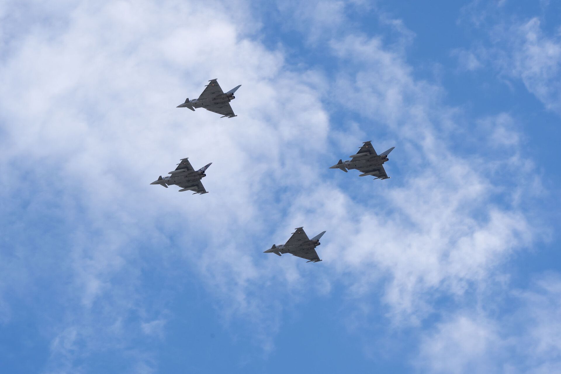 In den kommenden Tagen sind mehrere Überschallflüge der Eurofighter geplant.