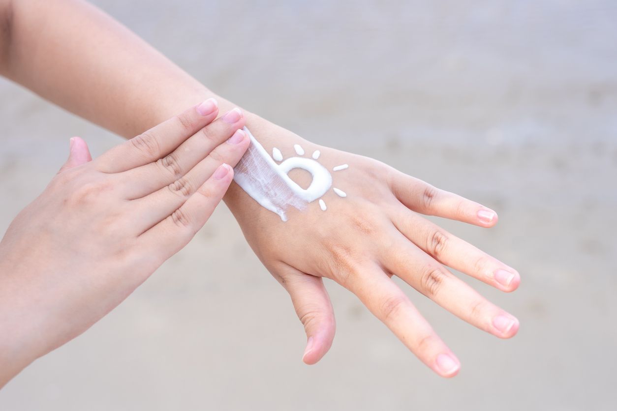 Das Risiko, durch fehlenden Sonnenschutz an Hautkrebs zu erkranken, ist deutlich größer als die Gefahr eines Vitamin-D-Mangels.