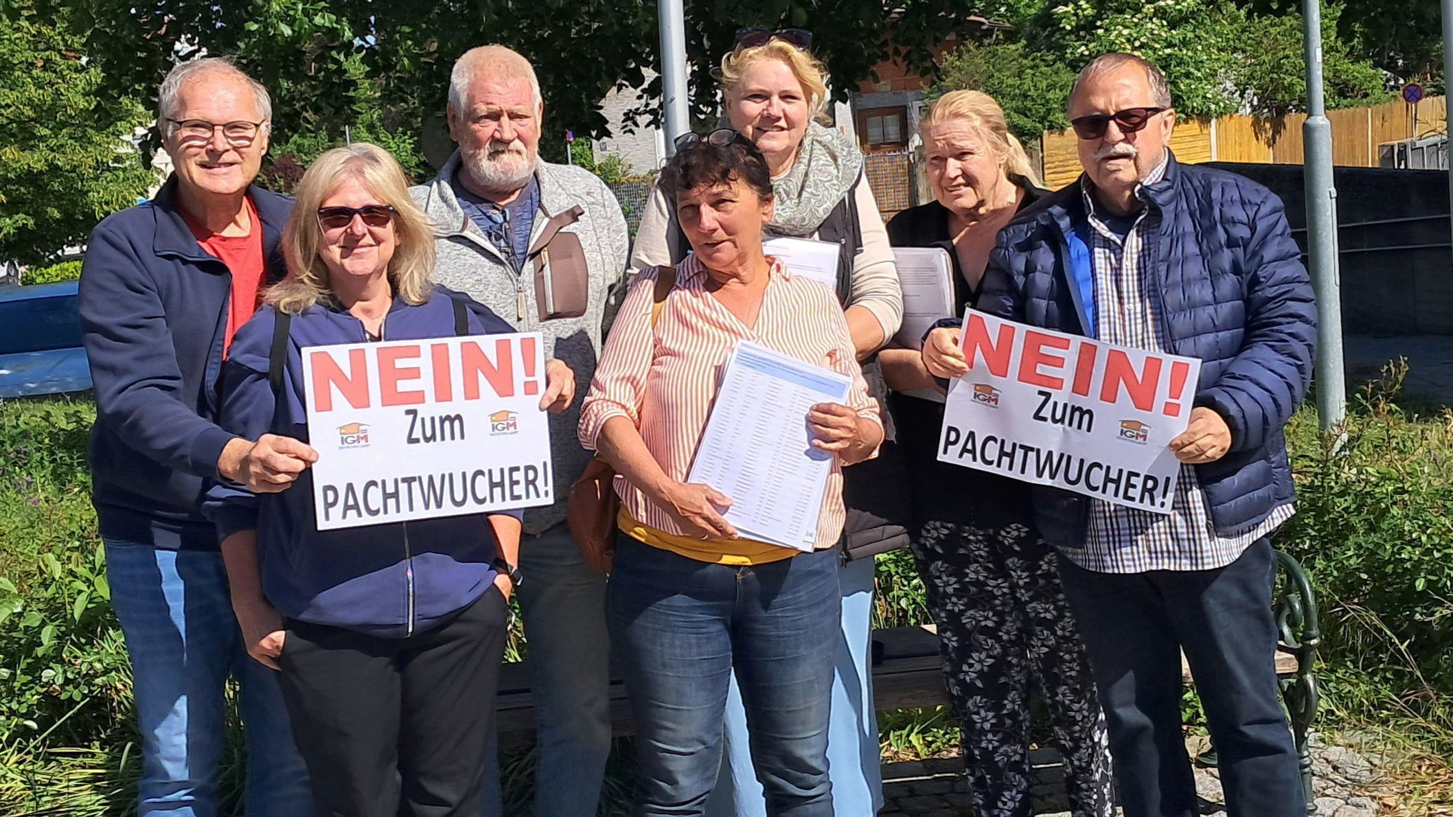 MIt 271 Unterschriften hat die IGM (Interessengemeinschaft Dschungeldorf) einen Initiativantrag an den Gemeinderat von St.Andrä-Wördern zur Neubewertung der Pachtgebühr für Gemeindegrundstücke übergeben.