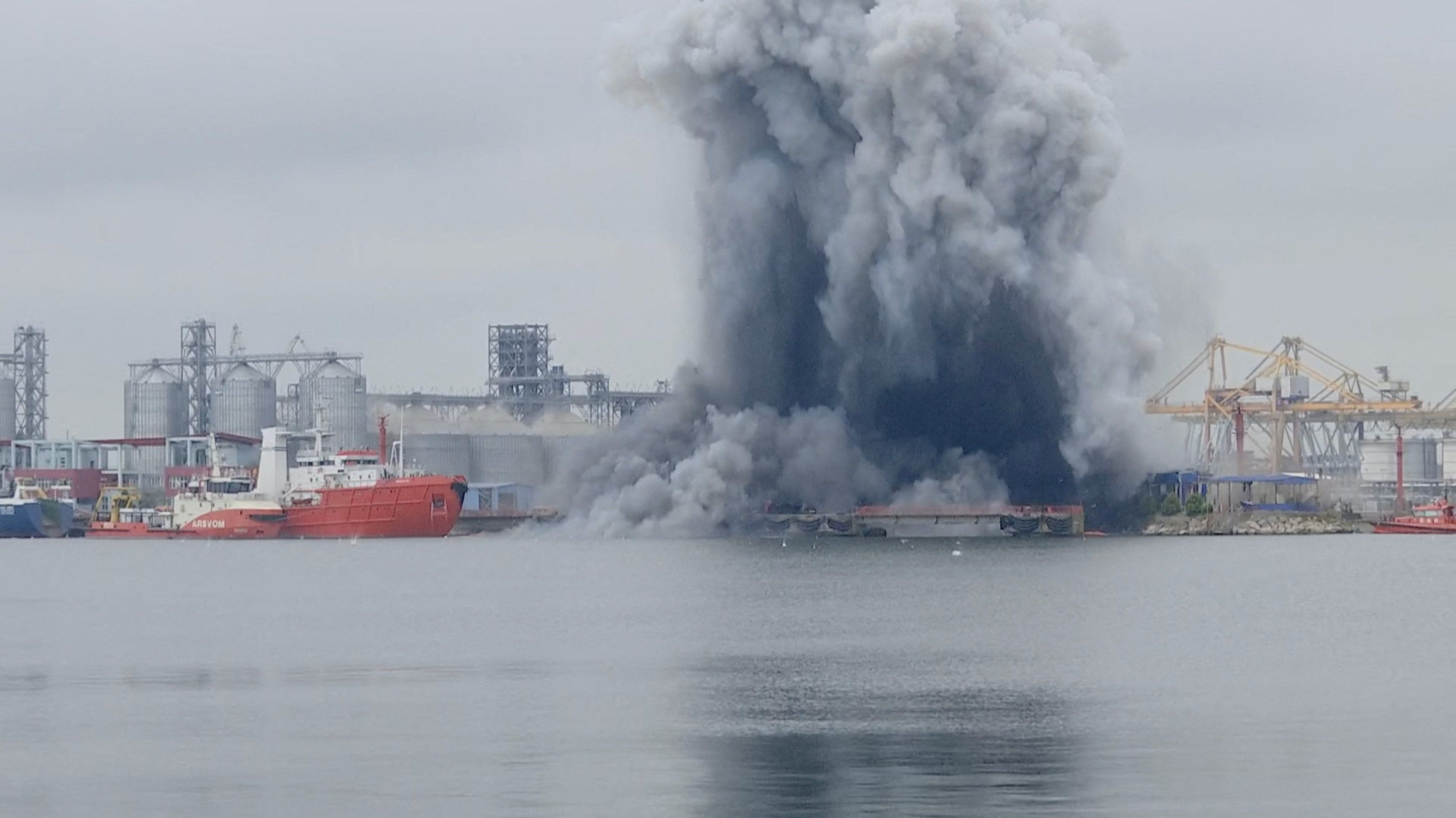 Heute.at - Ukrainische Seedrohne explodiert im Hafen von Konstanza