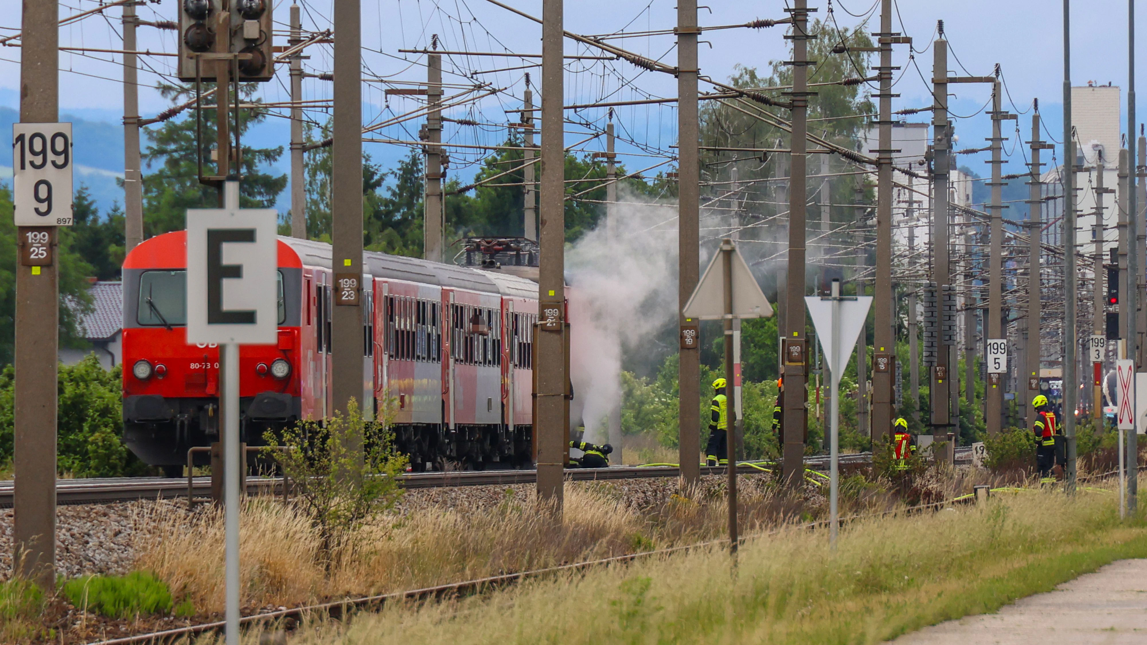 Die Passagiere wurden in die vorderen Waggons gebracht.
