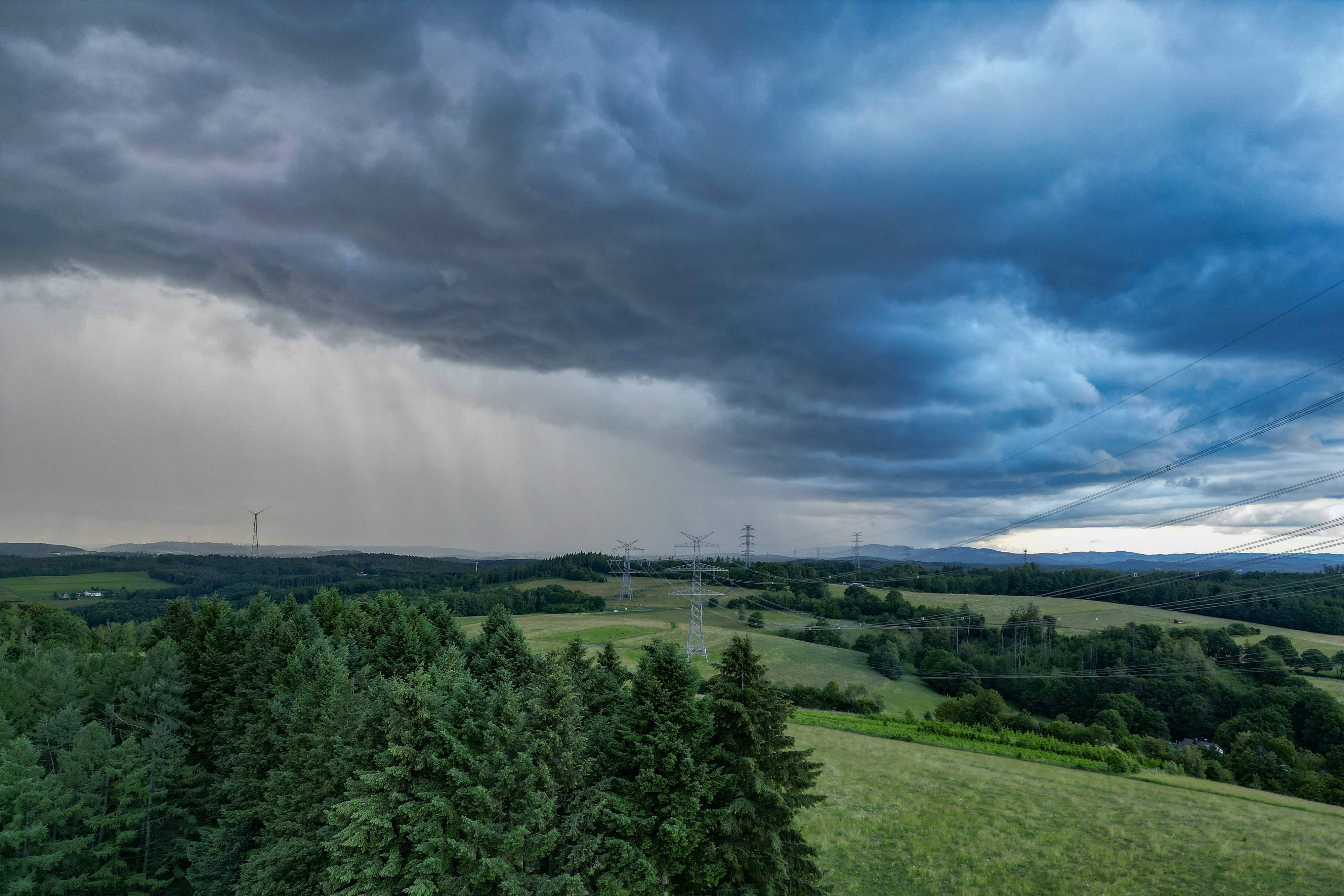 Heute.at - Starkregen, Windböen, Hagel – Gewitter im Anmarsch