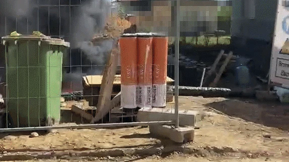 Flammen-Inferno in Wien, Mann läuft direkt ins Feuer
