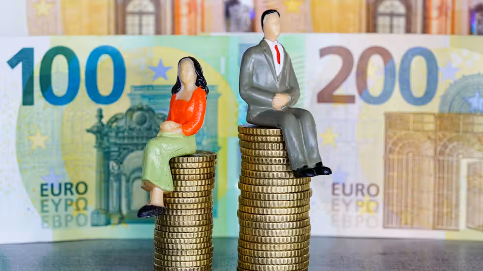 Die EU-Lohntransparenzrichtlinie soll Arbeitnehmern europaweit mehr Einblick in Gehaltsstrukturen ermöglichen.