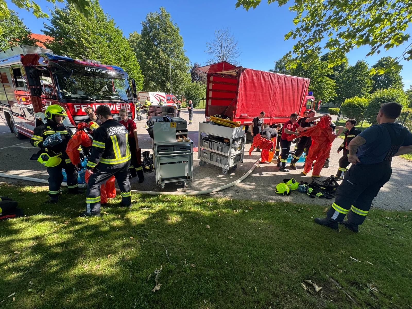 Im Freibad Loipersbach ist am Samstag (06. Juni 2026) Chlorgas ausgetreten.