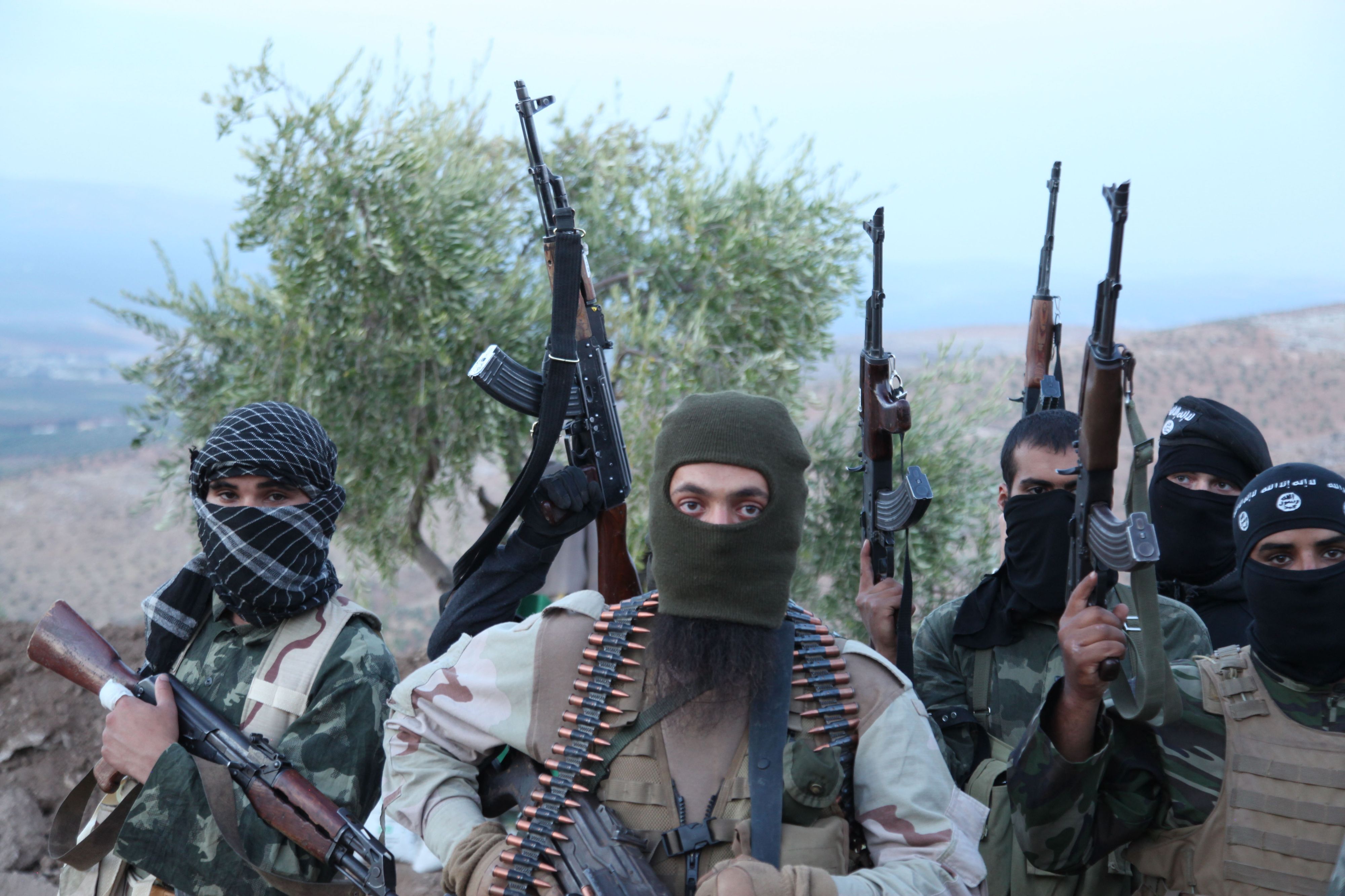 Heute.at - Terror-Verdacht! Syrer soll IS-Kämpfer trainiert haben
