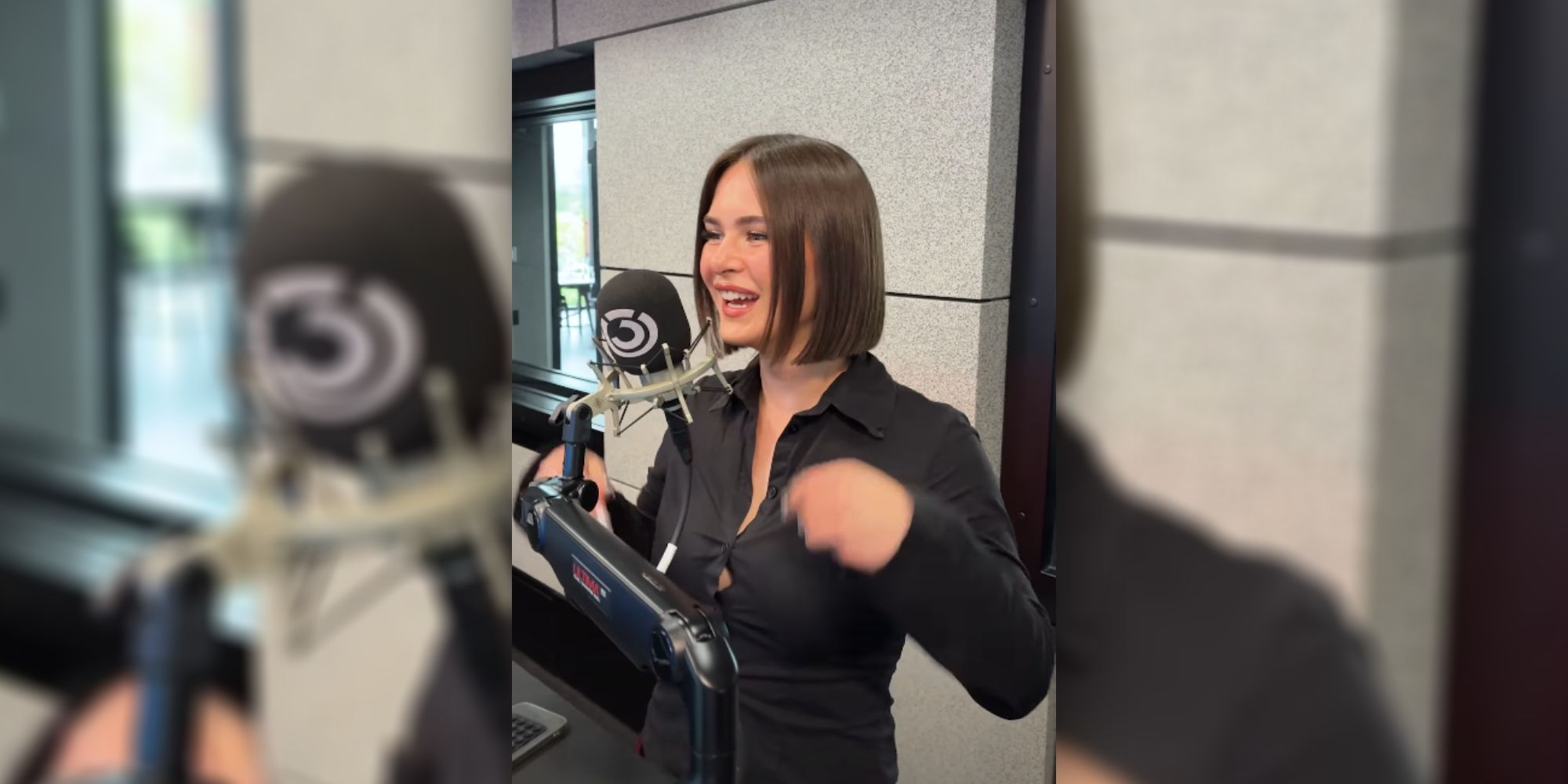 Mathea zeigt sich gut gelaunt im Ö3-Studio.