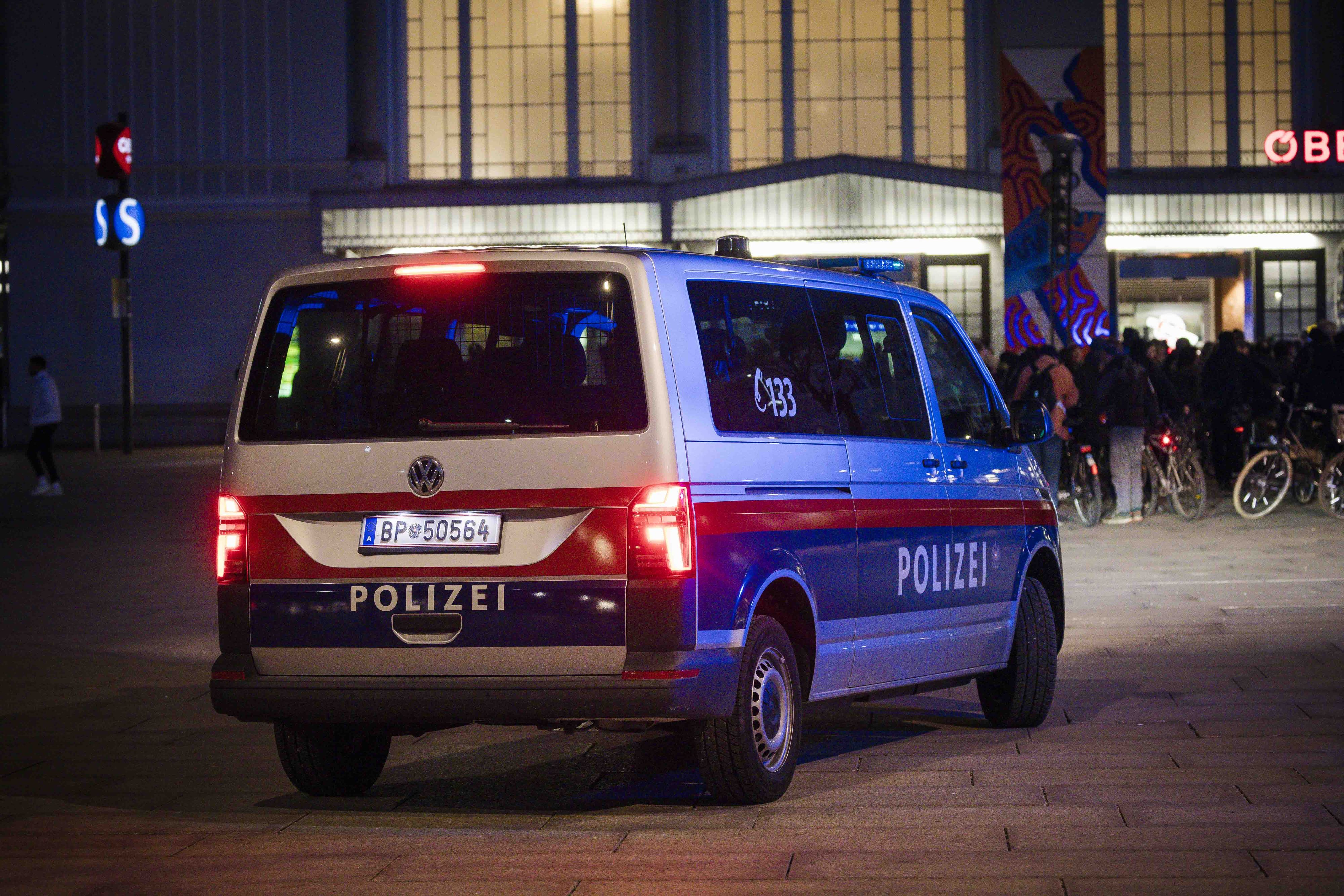 Die Polizei hat die Kontrollen an den Bahnhöfen verstärkt.