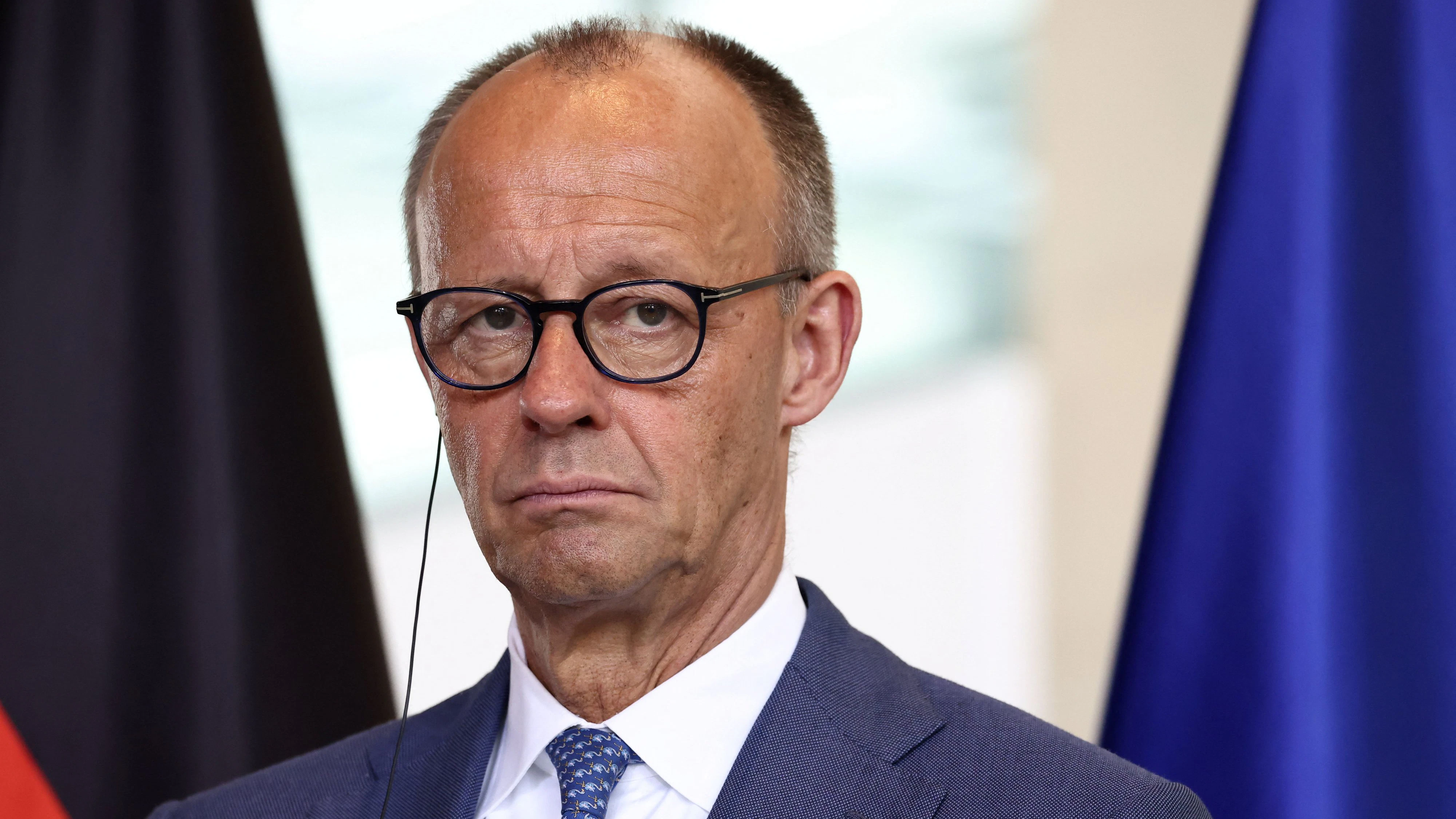 Immer mehr Befragte zeigen sich auch unzufrieden mit Bundeskanzler Friedrich Merz (CDU).