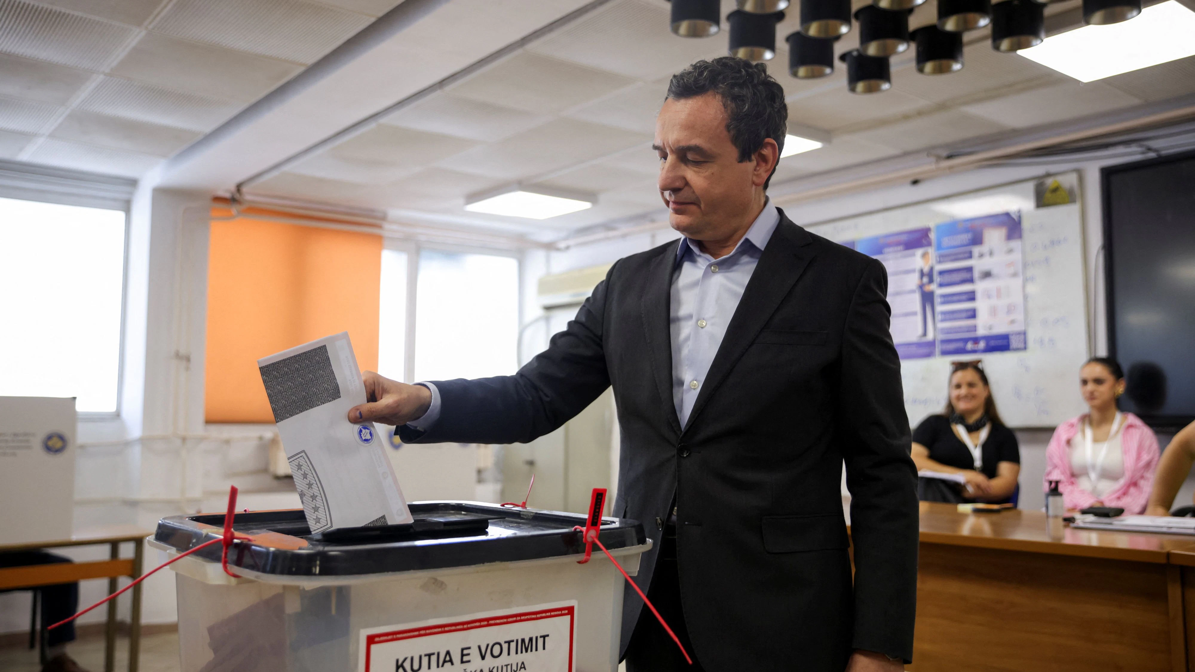 Kosovo's acting Prime Minister and Levizja Vetevendosje (Movement for Self-Determination) party leader Albin Kurti votes during a snap parliamentary election in Pristina, Kosovo, June 7, 2026. REUTERS/Valdrin Xhemaj  