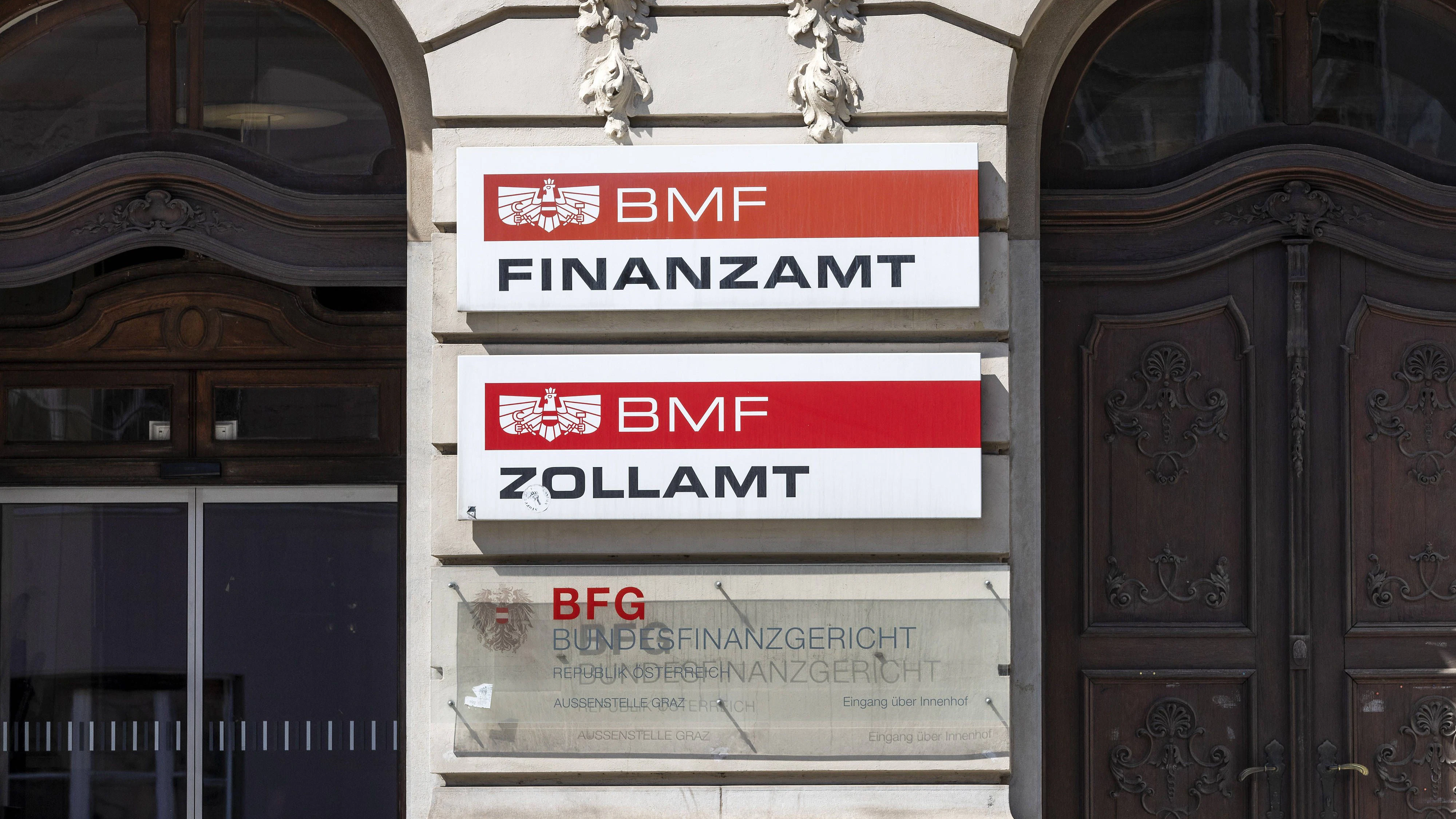 Finanzamt, Zollamt und Bundesfinanzgericht Graz, Österreich *** Tax office, Customs Office and Federal Fiscal Court Graz, Austria 1065531611