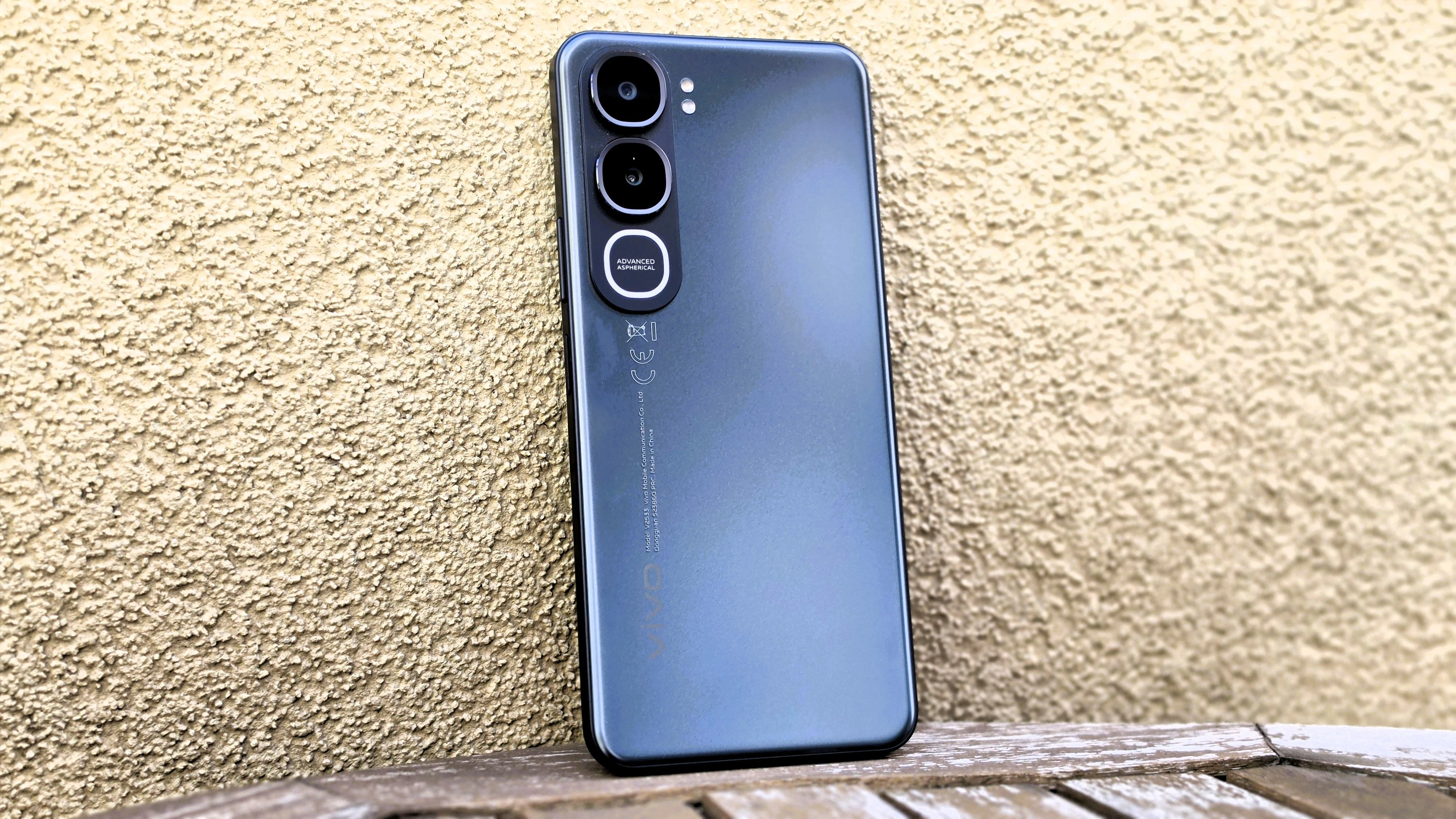 Besonders auffällig sind die Schutzklassen IP68, IP69 und IP69+, die in dieser Preisklasse selten zu finden sind.