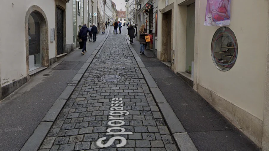 Nach 47 Jahren schließt in der Sporgasse ein bekanntes Schmuckgeschäft.