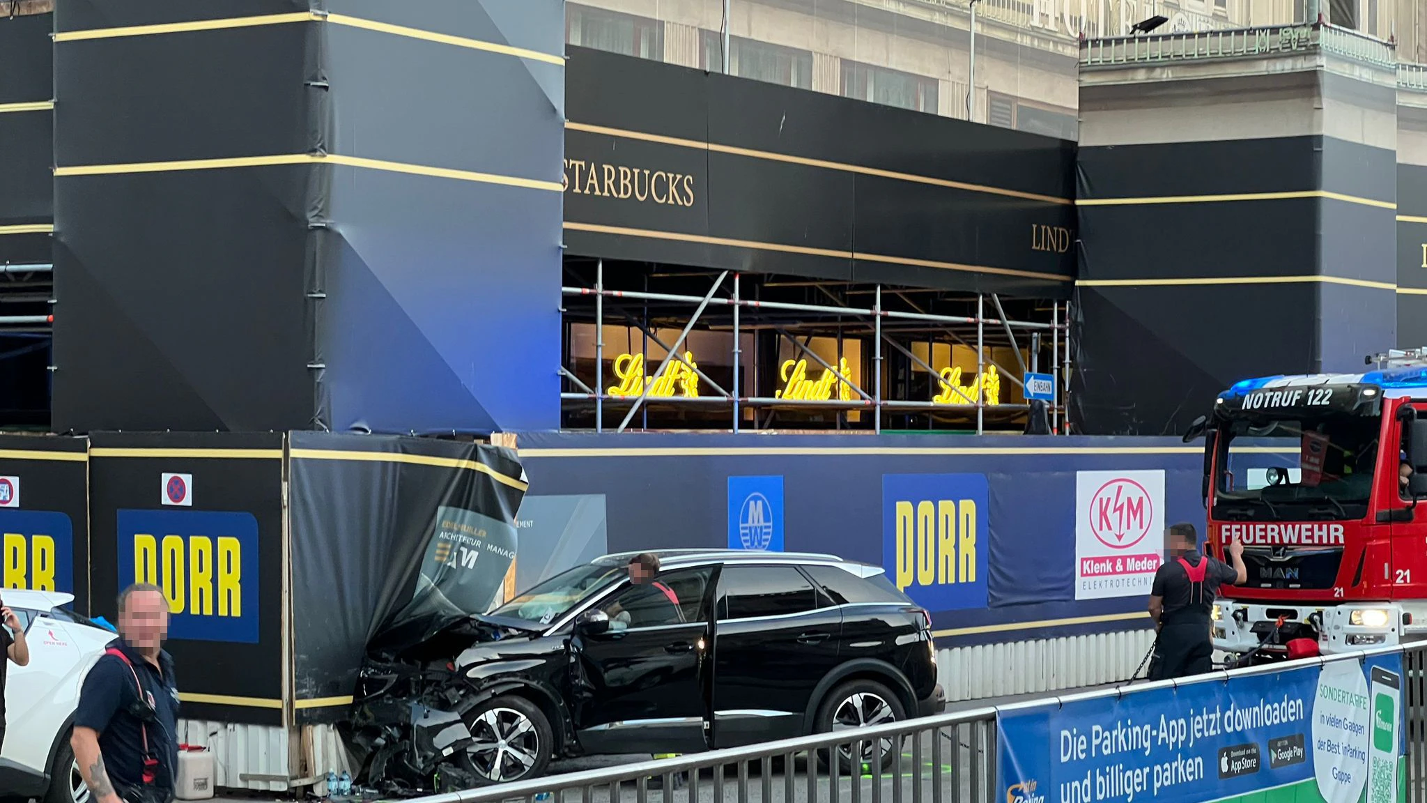 Heute.at - Crash-Serie vor der Wiener Oper fordert Verletzte