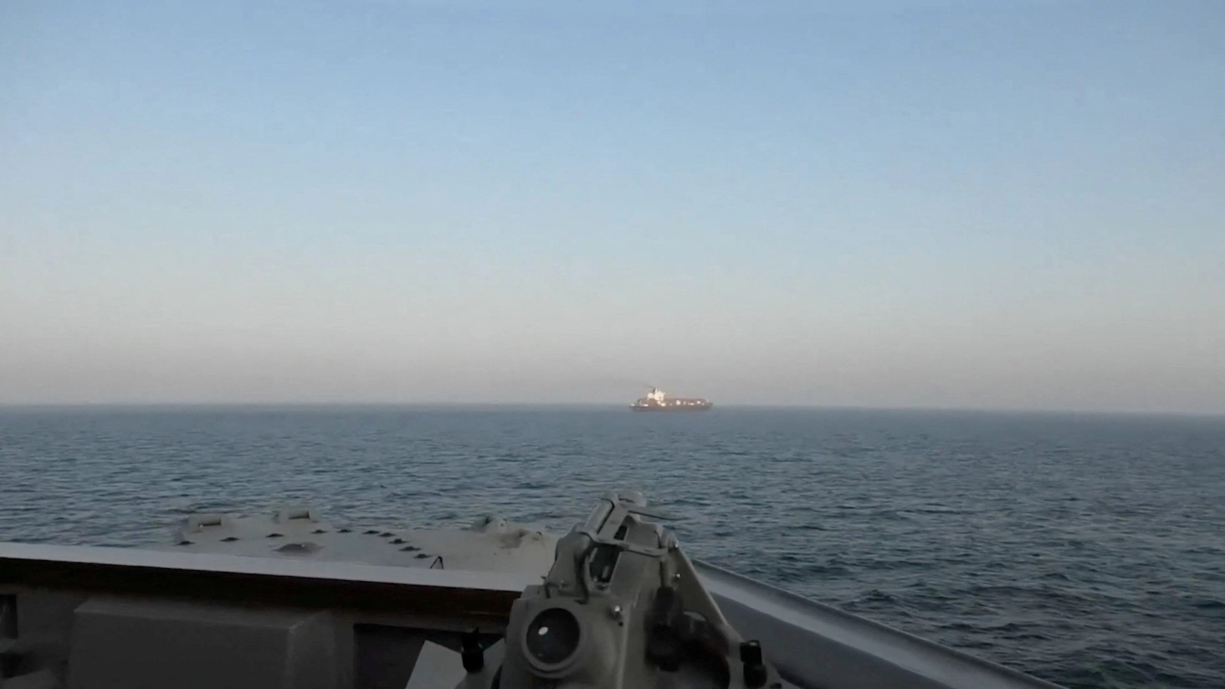 Heute.at - US-Jet beschießt Öltanker im Golf von Oman