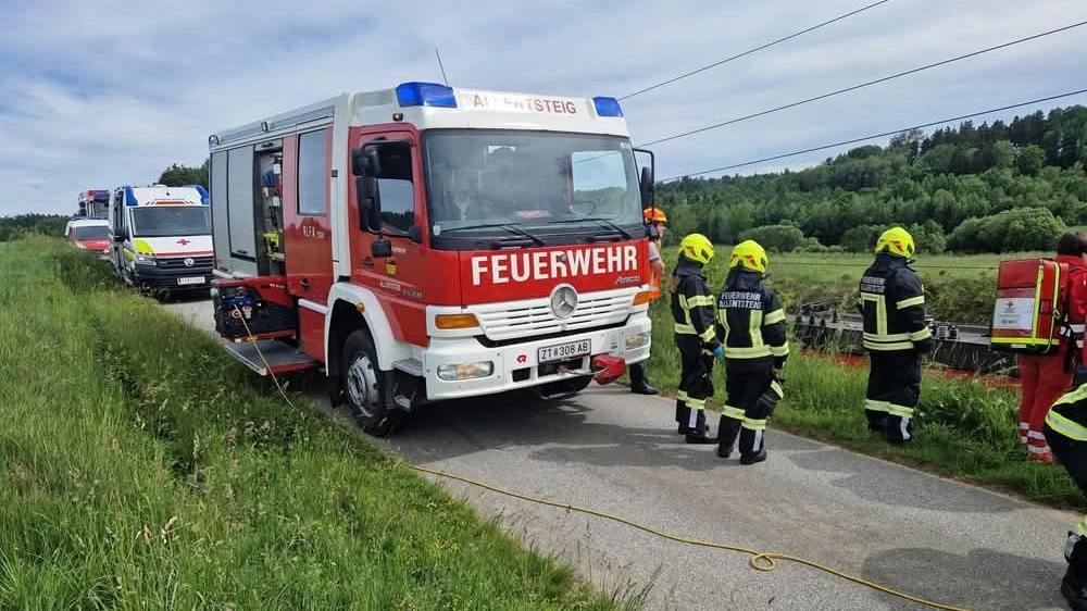 Zugunglück in Allentsteig: Einsatzkräfte vor Ort
