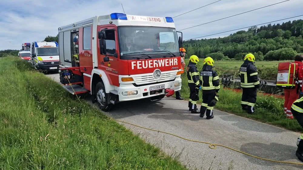 Zugunglück in Allentsteig: Einsatzkräfte vor Ort