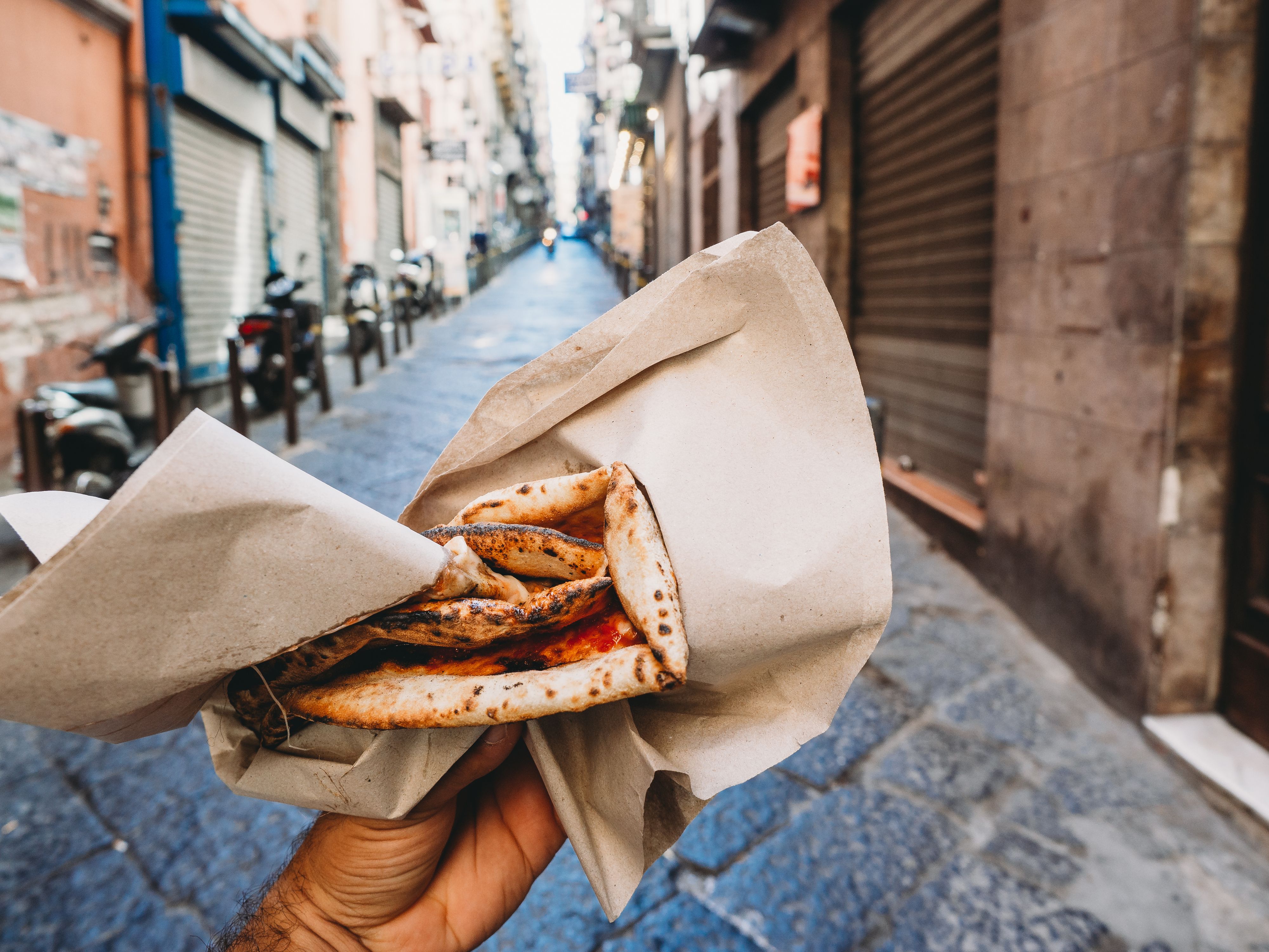 Pizza mit Besteck essen? Nicht in Italien.