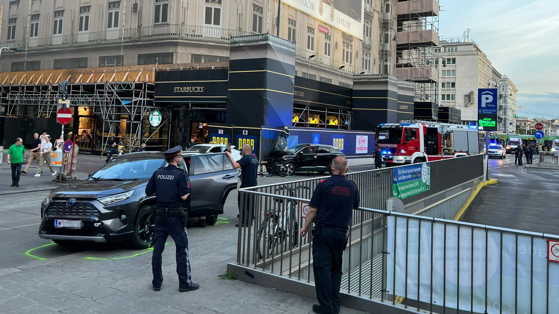 Heute.at - Taxi gerammt! Böser Crash mitten in Wiener City