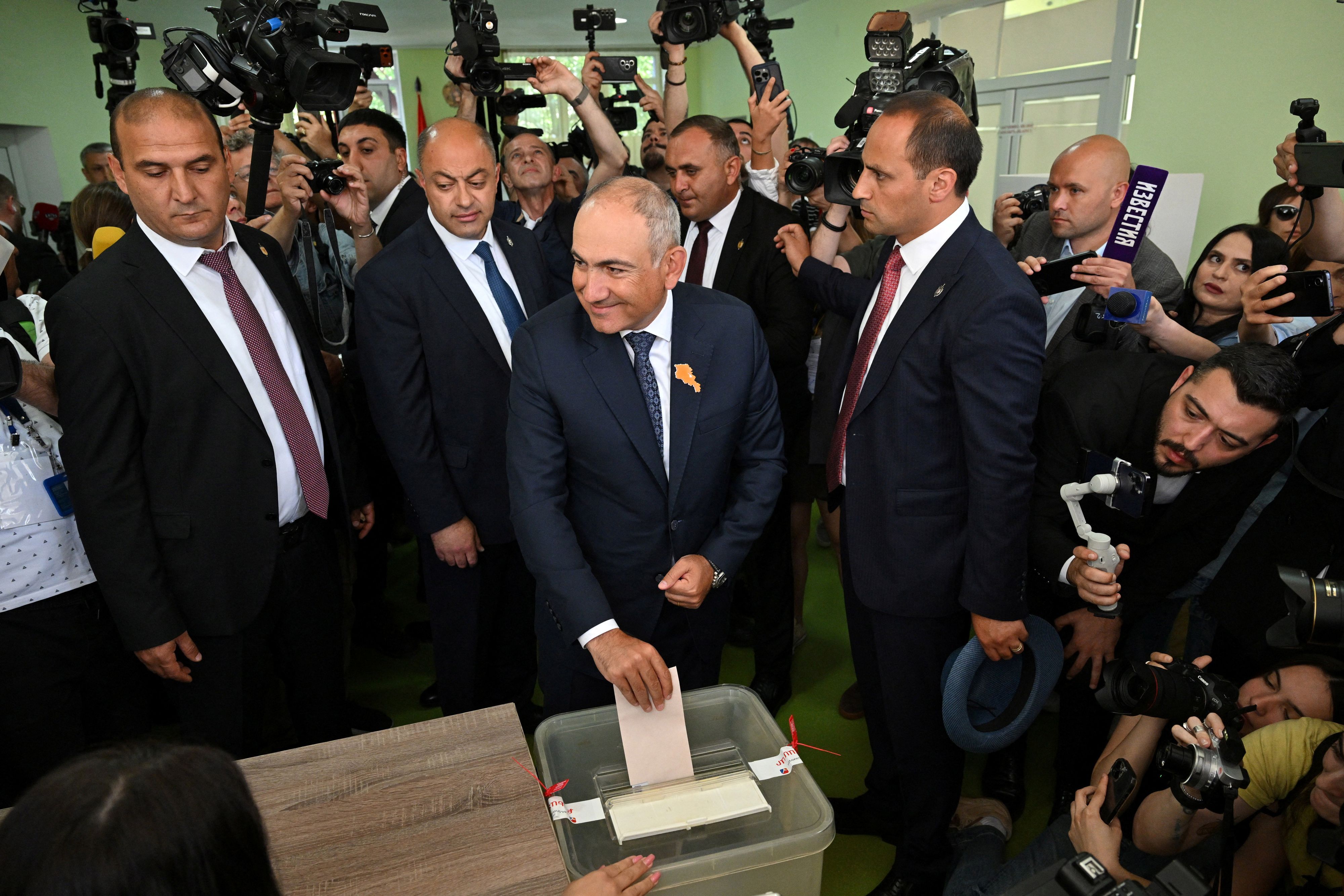 Heute.at - Armeniens pro-westliche Regierung gewinnt Wahl