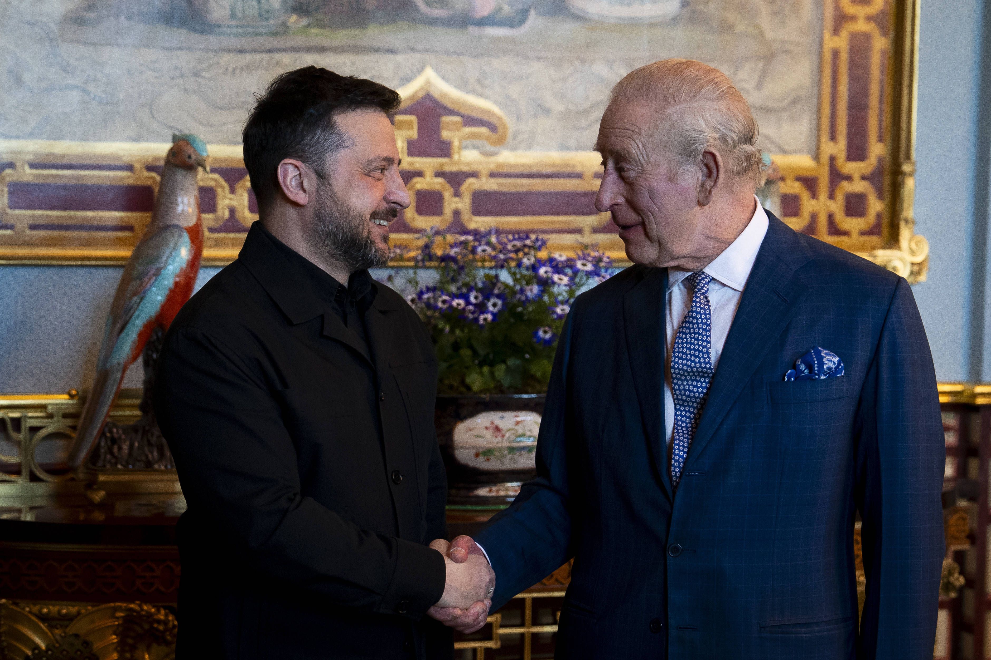 Wolodymyr Selenskyj (l.) und König Charles haben sich in den vergangenen Jahren schon häufiger in Großbritannien getroffen. 