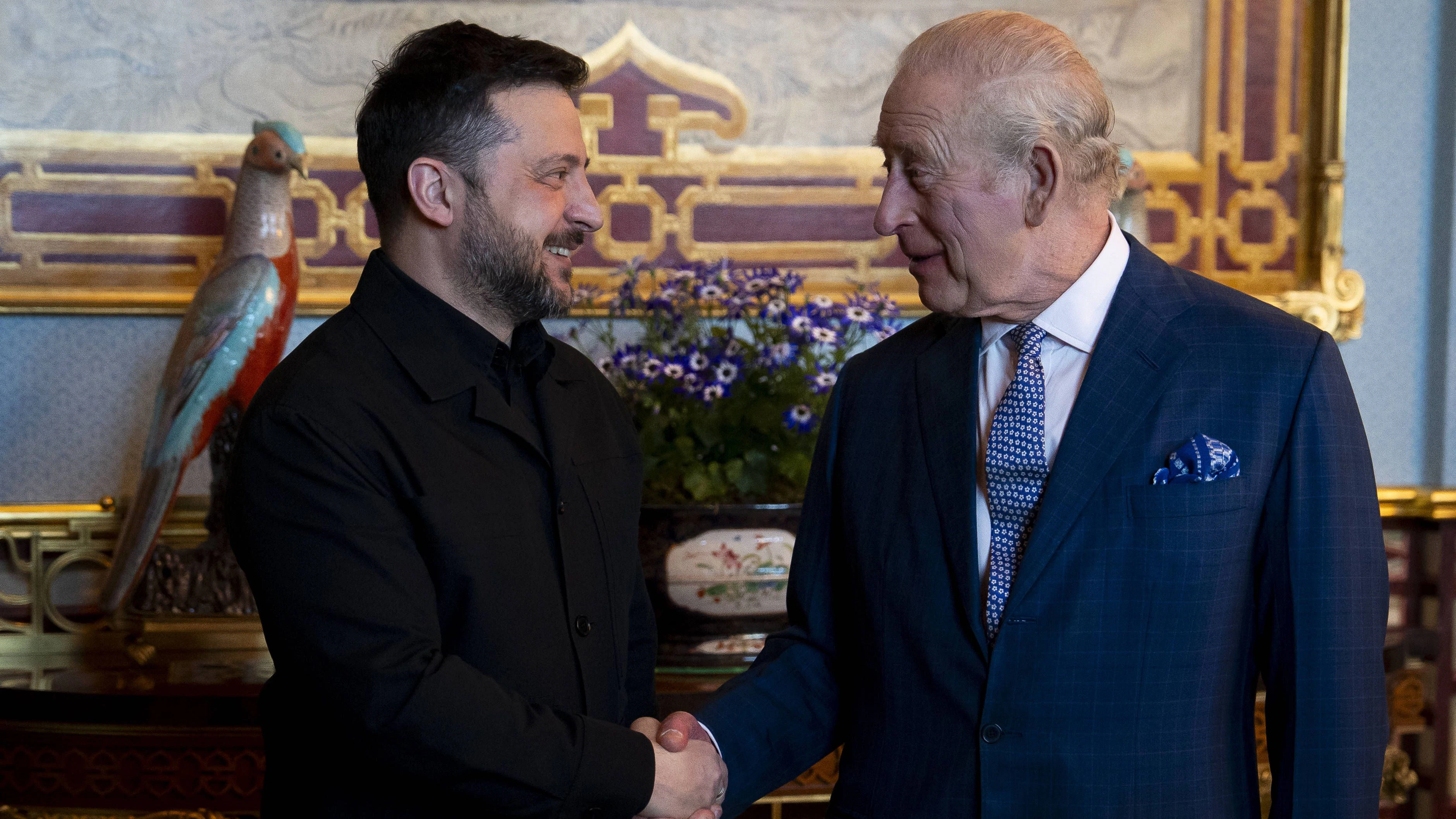 Wolodymyr Selenskyj (l.) und König Charles haben sich in den vergangenen Jahren schon häufiger in Großbritannien getroffen. 