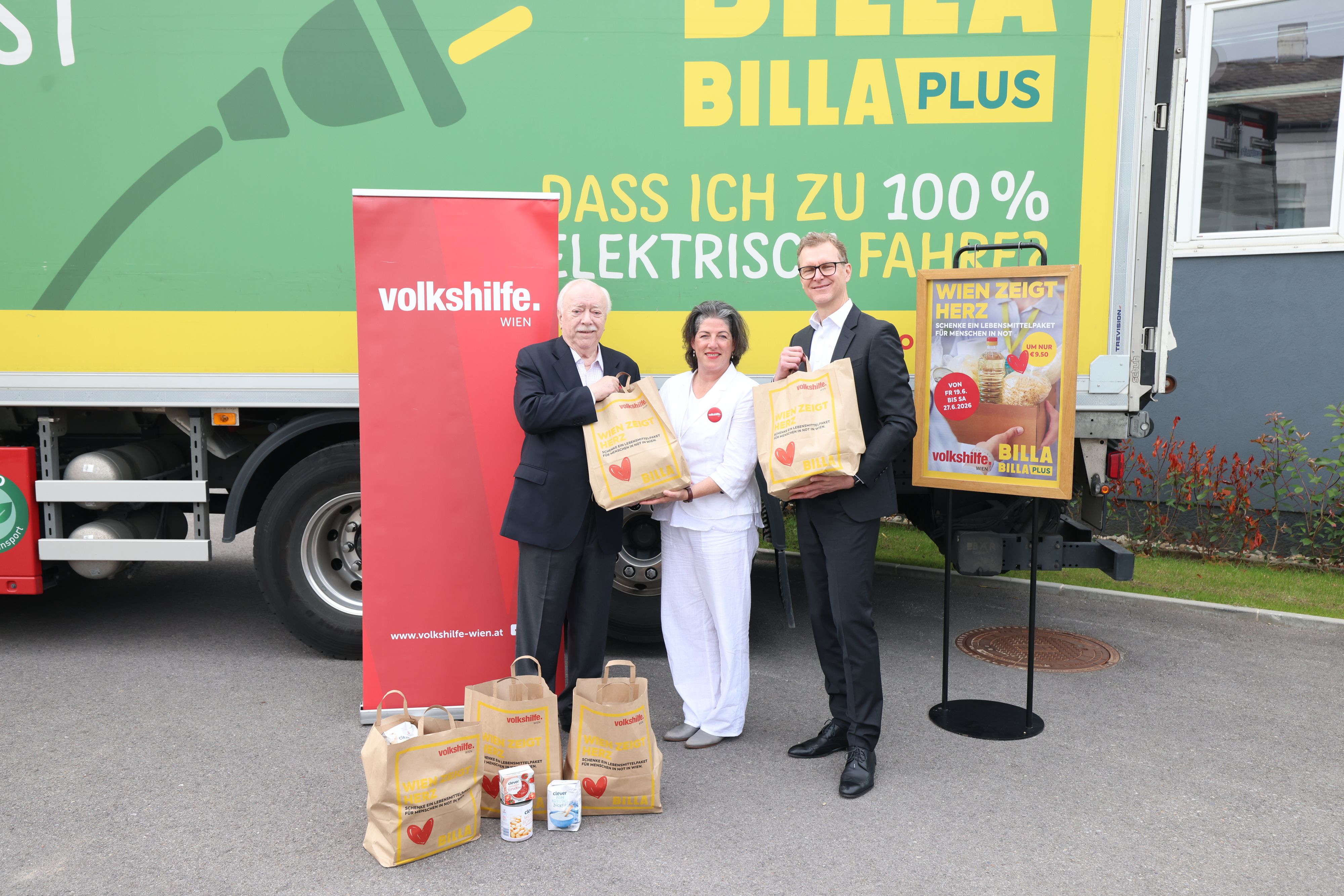 (v.l.) Michael Häupl (Präsident Volkshilfe Wien), Tanja Wehsely (GF Volkshilfe Wien), Erich Szuchy (Billa Vorstandsvorsitzender)
