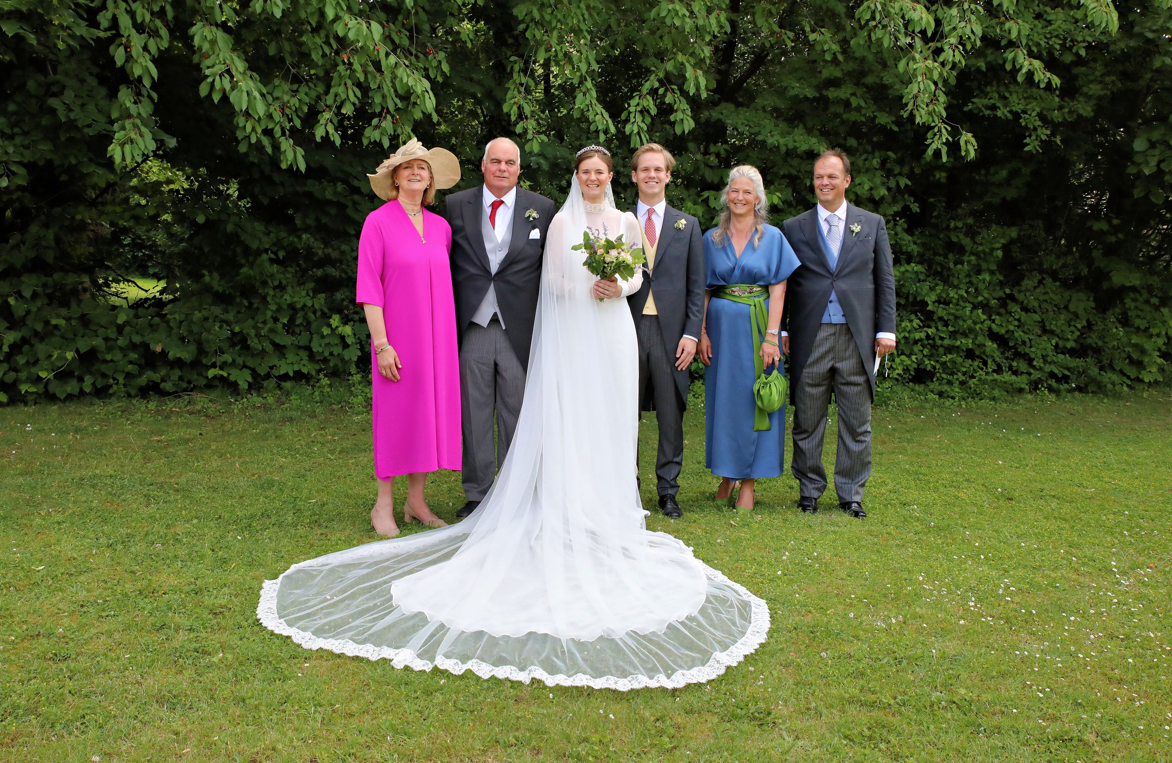 Die Brautleute mit ihren Eltern Prinzessin Tatjana von Liechtenstein und Graf Philipp von Lattorf (rechts) sowie Gräfin Katharina Wilczek und Graf Hans-Christian Wilczek.
