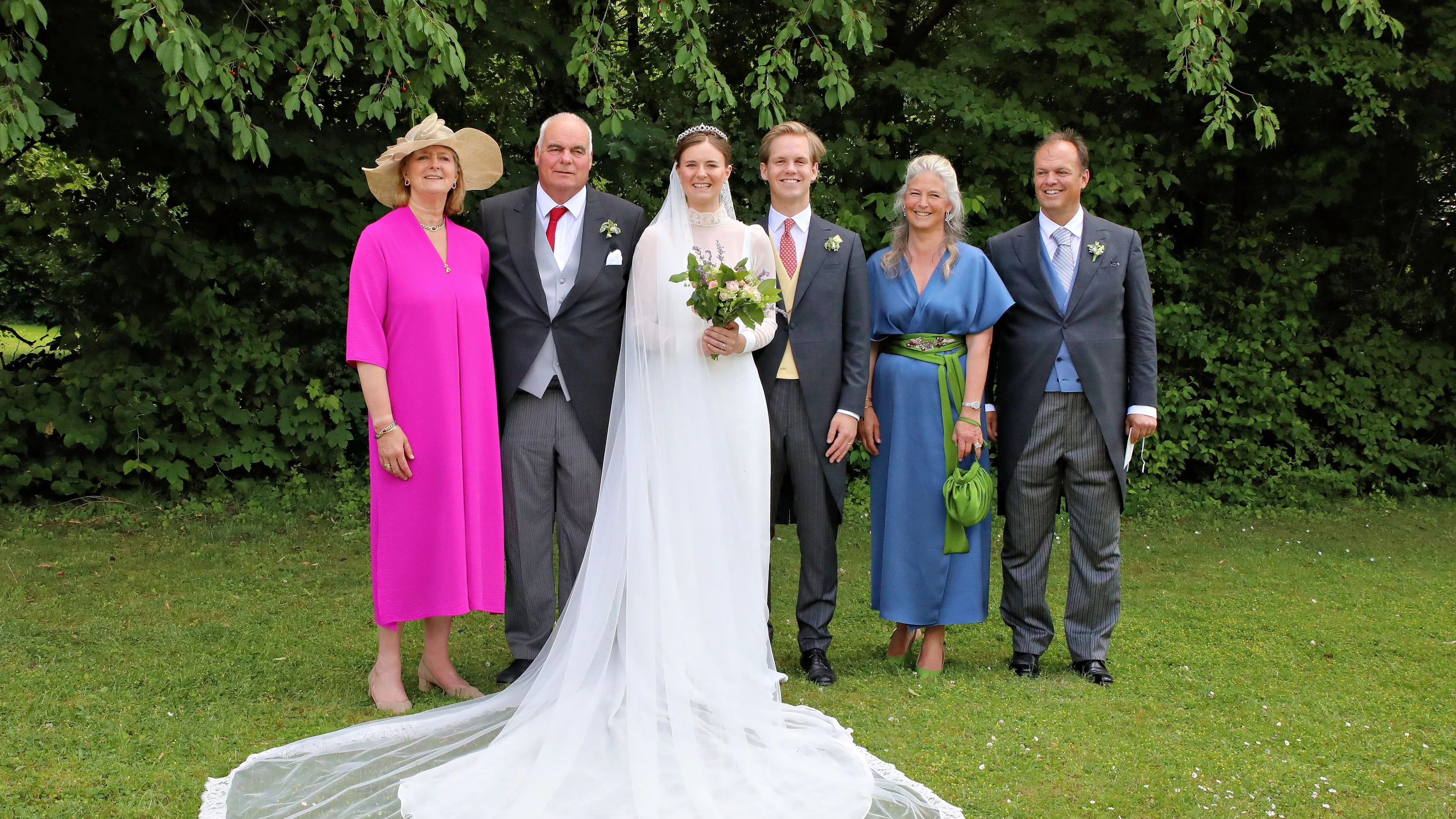 Die Brautleute mit ihren Eltern Prinzessin Tatjana von Liechtenstein und Graf Philipp von Lattorf (rechts) sowie Gräfin Katharina Wilczek und Graf Hans-Christian Wilczek.