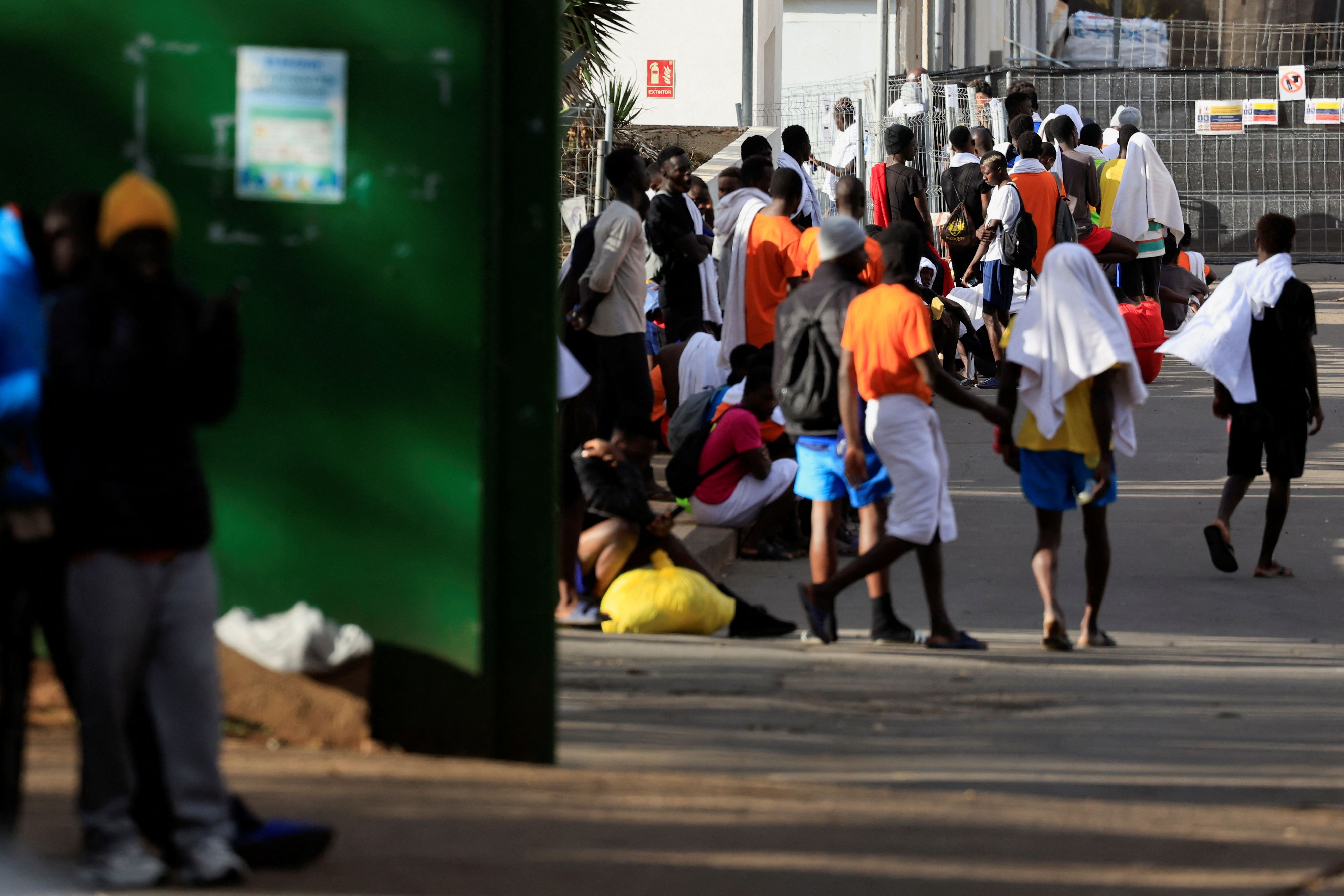 Laut dem Bericht wurden in den EU-Staaten im Jahr 2025 so wenige Asylanträge registriert wie nicht mehr seit 2021. Im BIld: Flüchtlinge auf Teneriffa.
