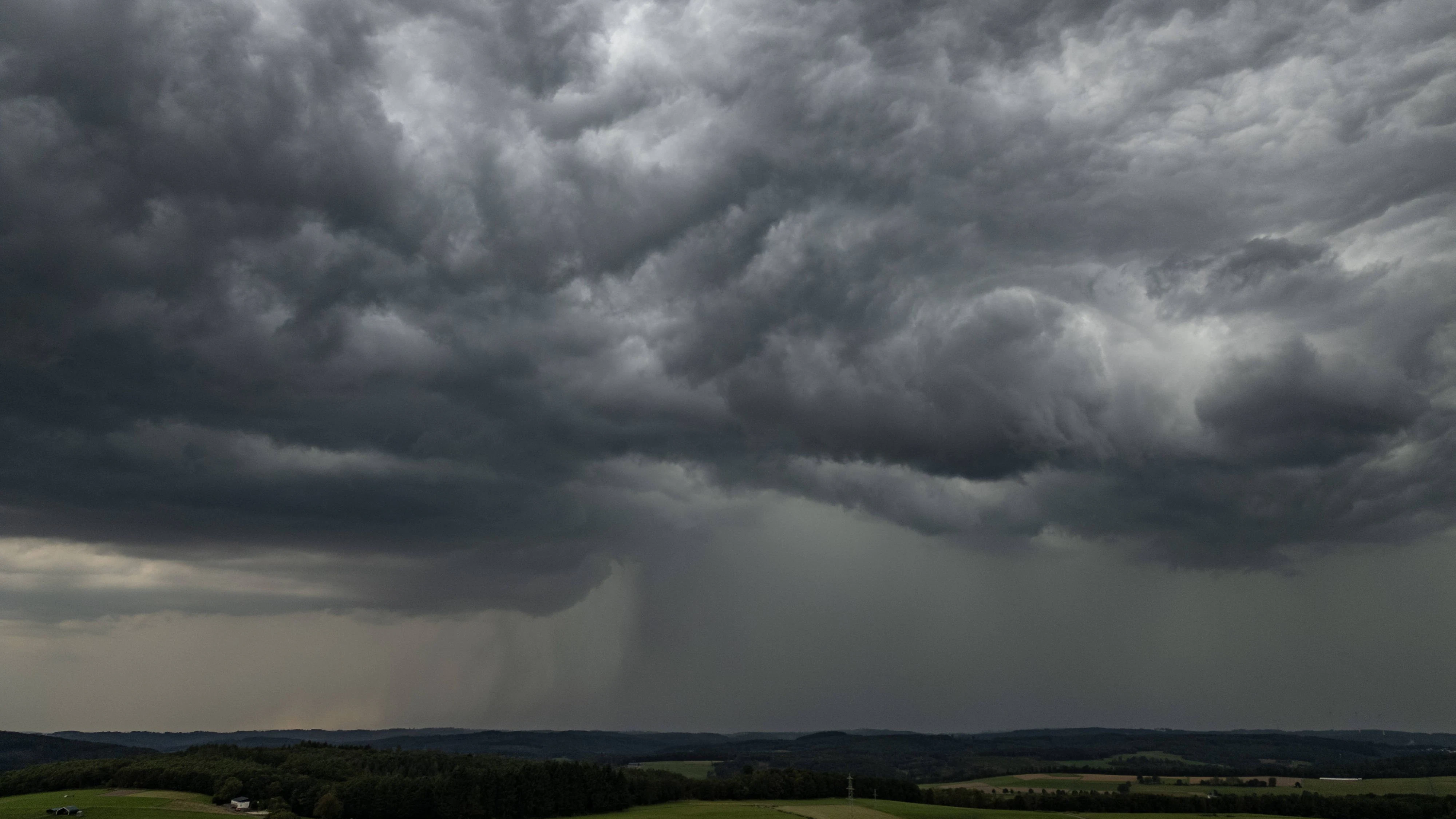 Heute.at - Unwetter-Alarm! Kräftige Gewitter kommen bis nach Wien