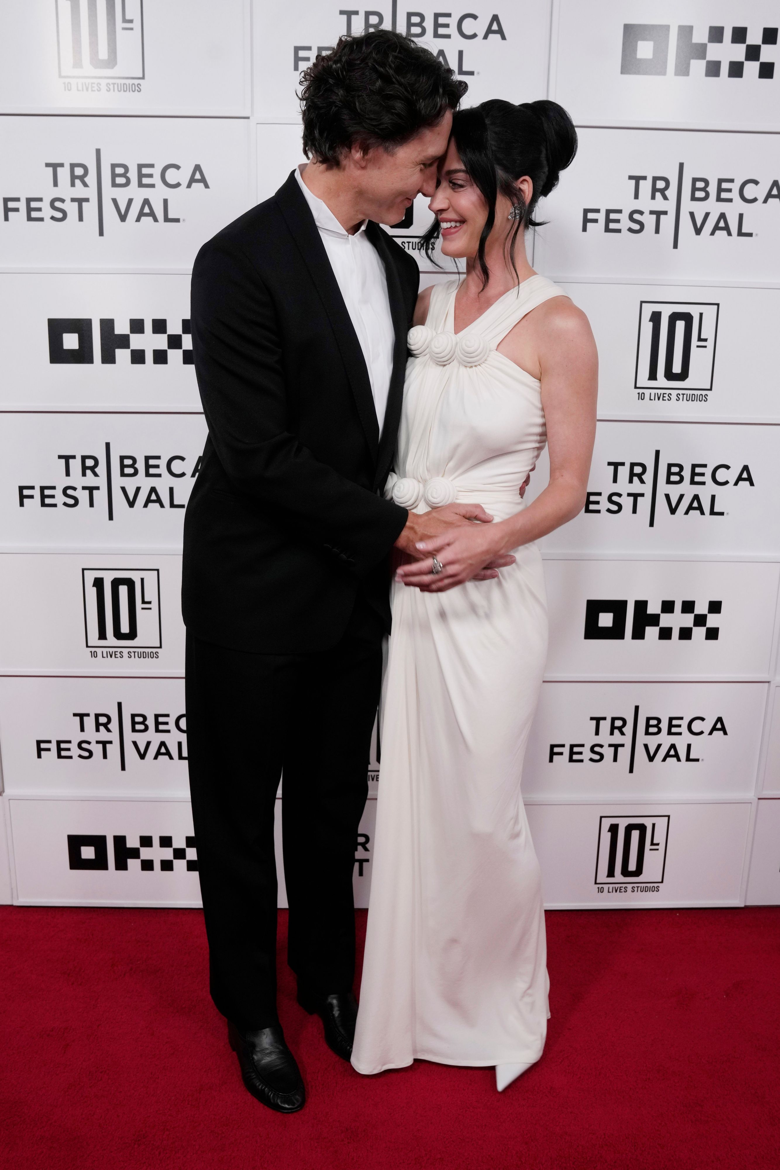 Justin Trudeau und Katy Perry zeigten sich bei der Weltpremiere von Perrys Konzertfilm äußerst verliebt.