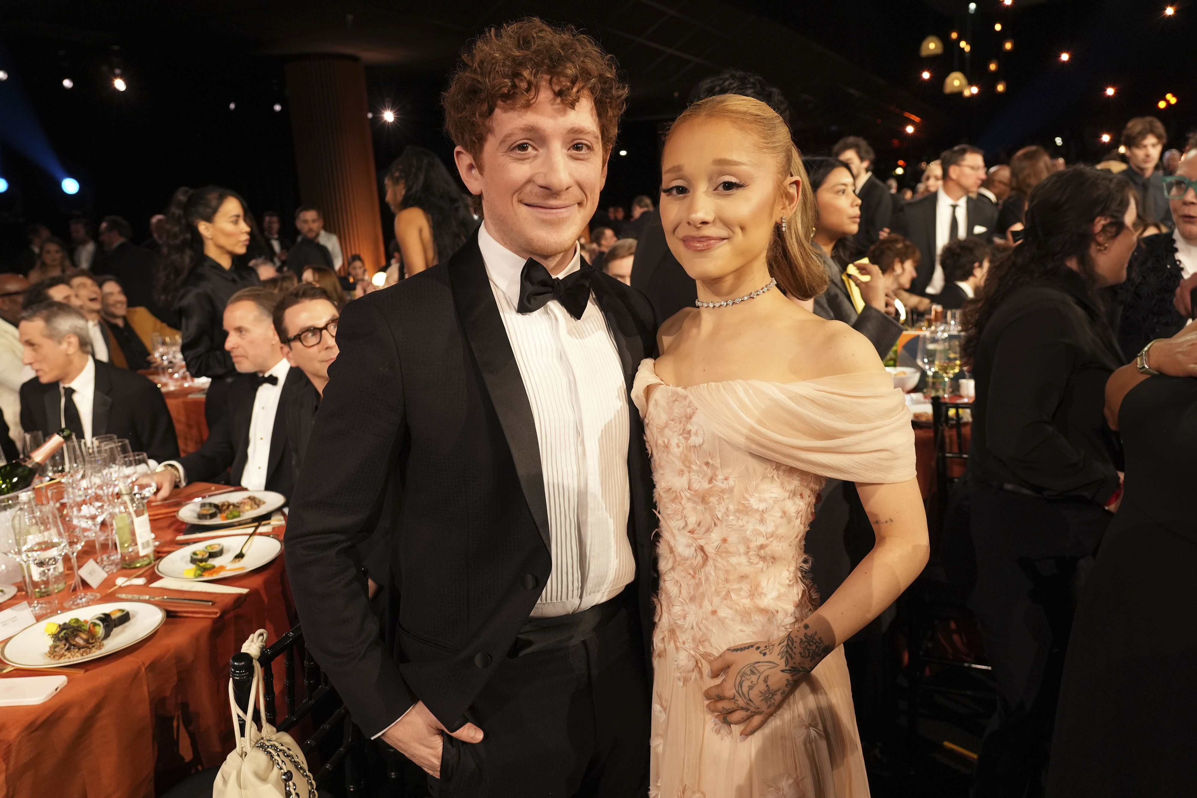 Ariana Grande und Ethan Slater lernten sich bei den Dreharbeiten zu 