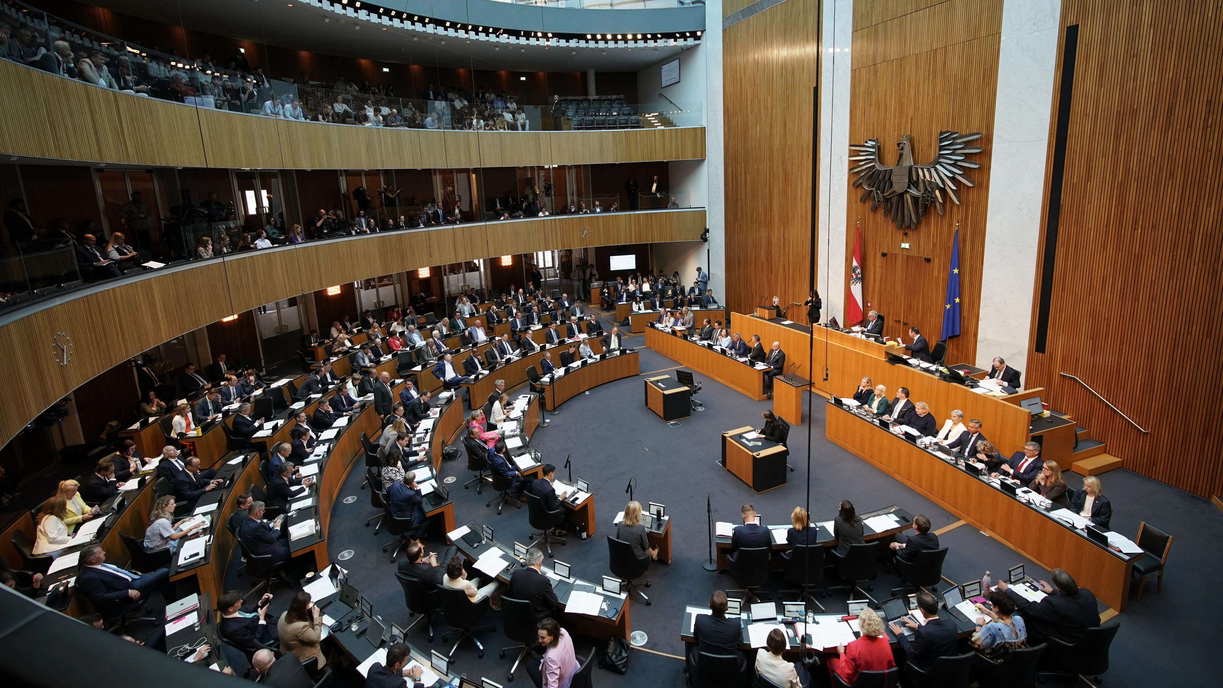 Heute.at - Jetzt fix: Steuerfreier Bonus für Mitarbeiter kommt