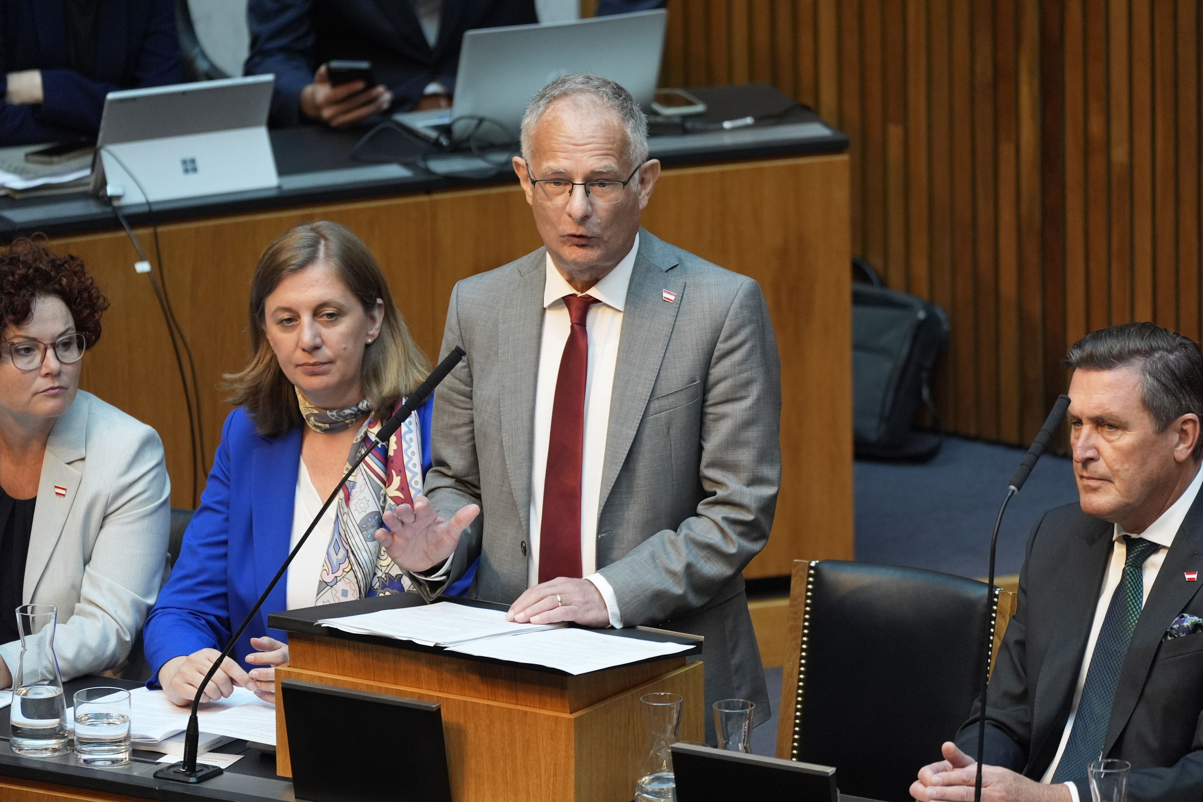 Finanzminister Markus Marterbauer (SPÖ) bei seiner Budget-Rede am 10. Juni.