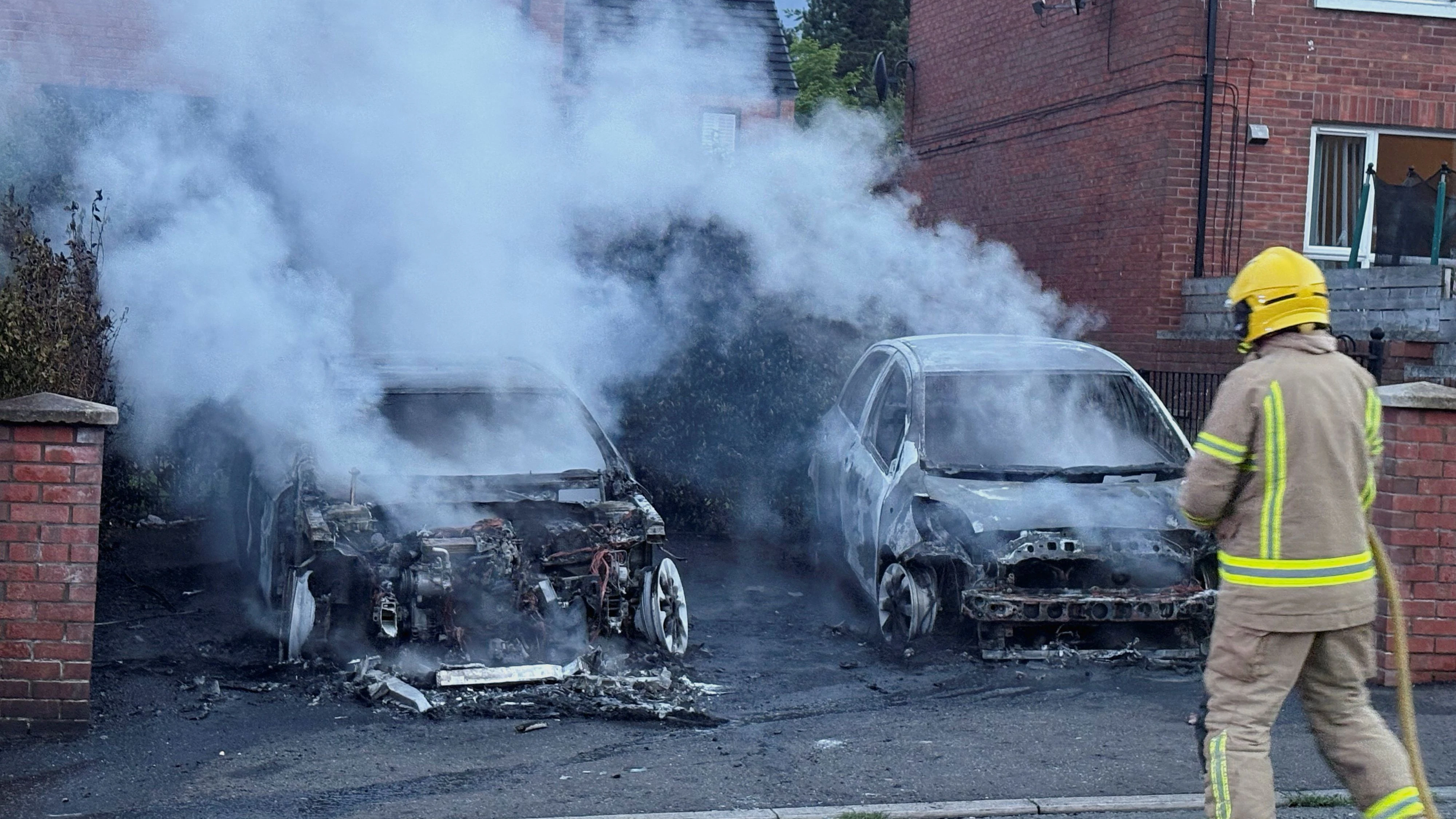 Die Polizei und die Feuerwehr waren stundenlang im Einsatz.